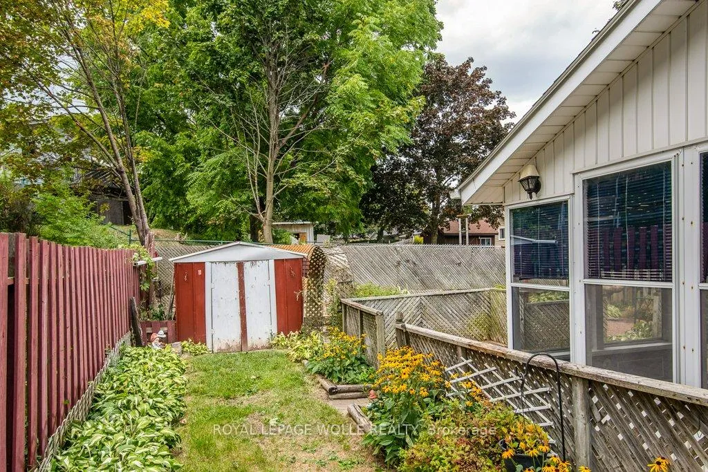 Photo 3 of 153 Pinedale Drive, Kitchener — HOMEH