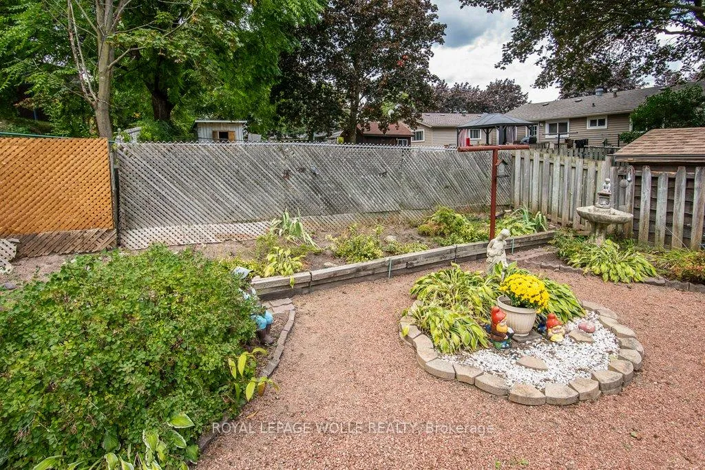 Photo 4 of 153 Pinedale Drive, Kitchener — HOMEH