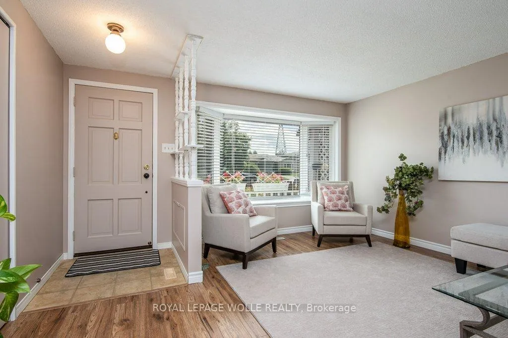 Photo 11 of 153 Pinedale Drive, Kitchener — HOMEH