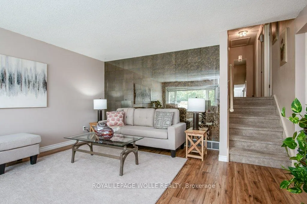 Photo 13 of 153 Pinedale Drive, Kitchener — HOMEH
