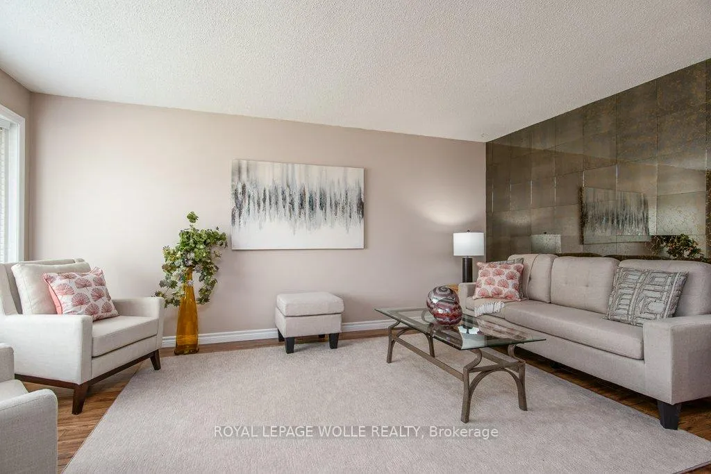 Photo 14 of 153 Pinedale Drive, Kitchener — HOMEH