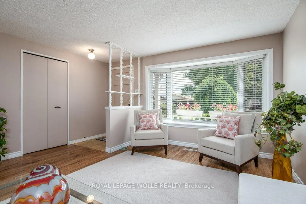 Photo 16 of 153 Pinedale Drive, Kitchener — HOMEH