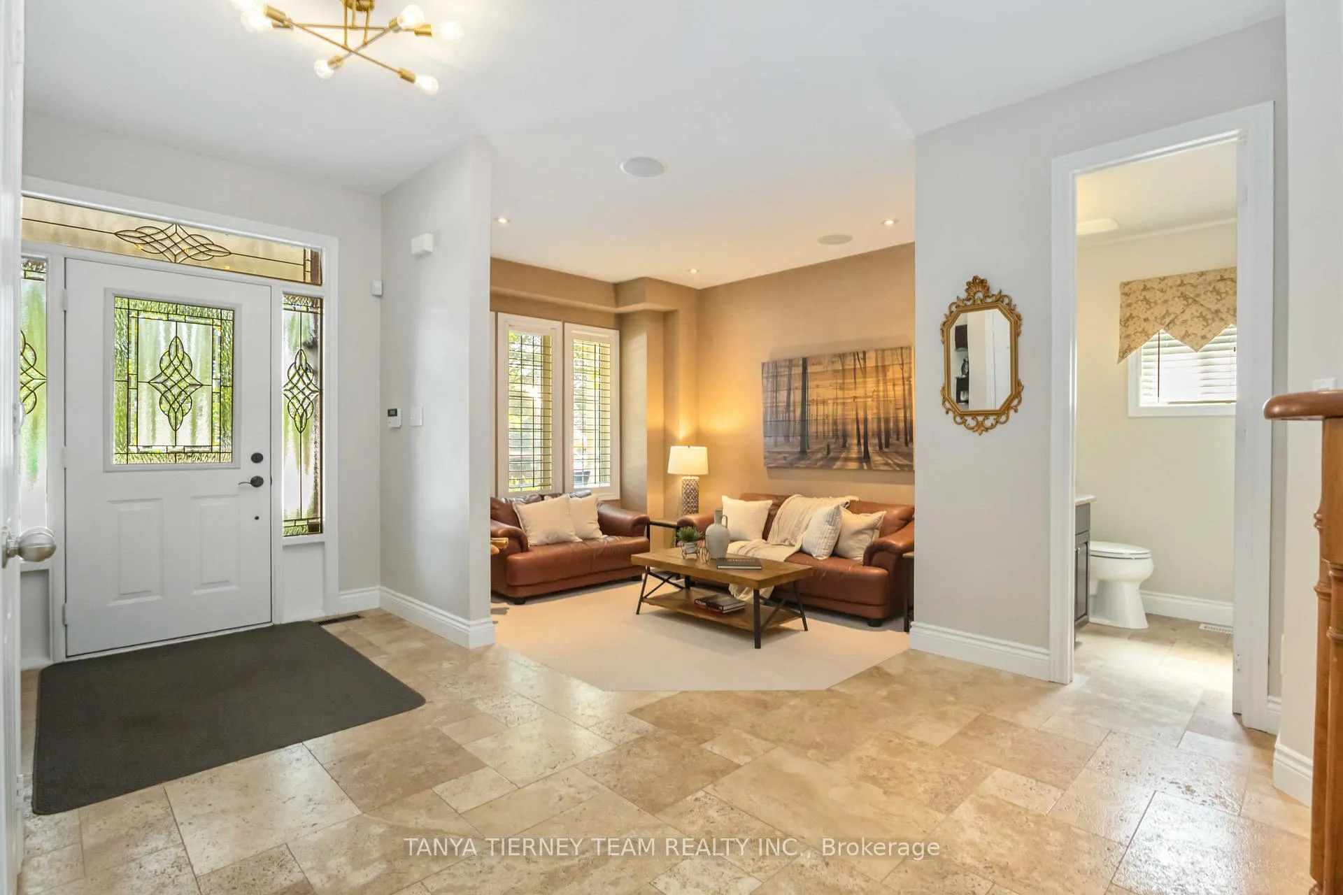 Photo 7 of 6 Braddock Court, Whitby, Brooklin — HOMEH