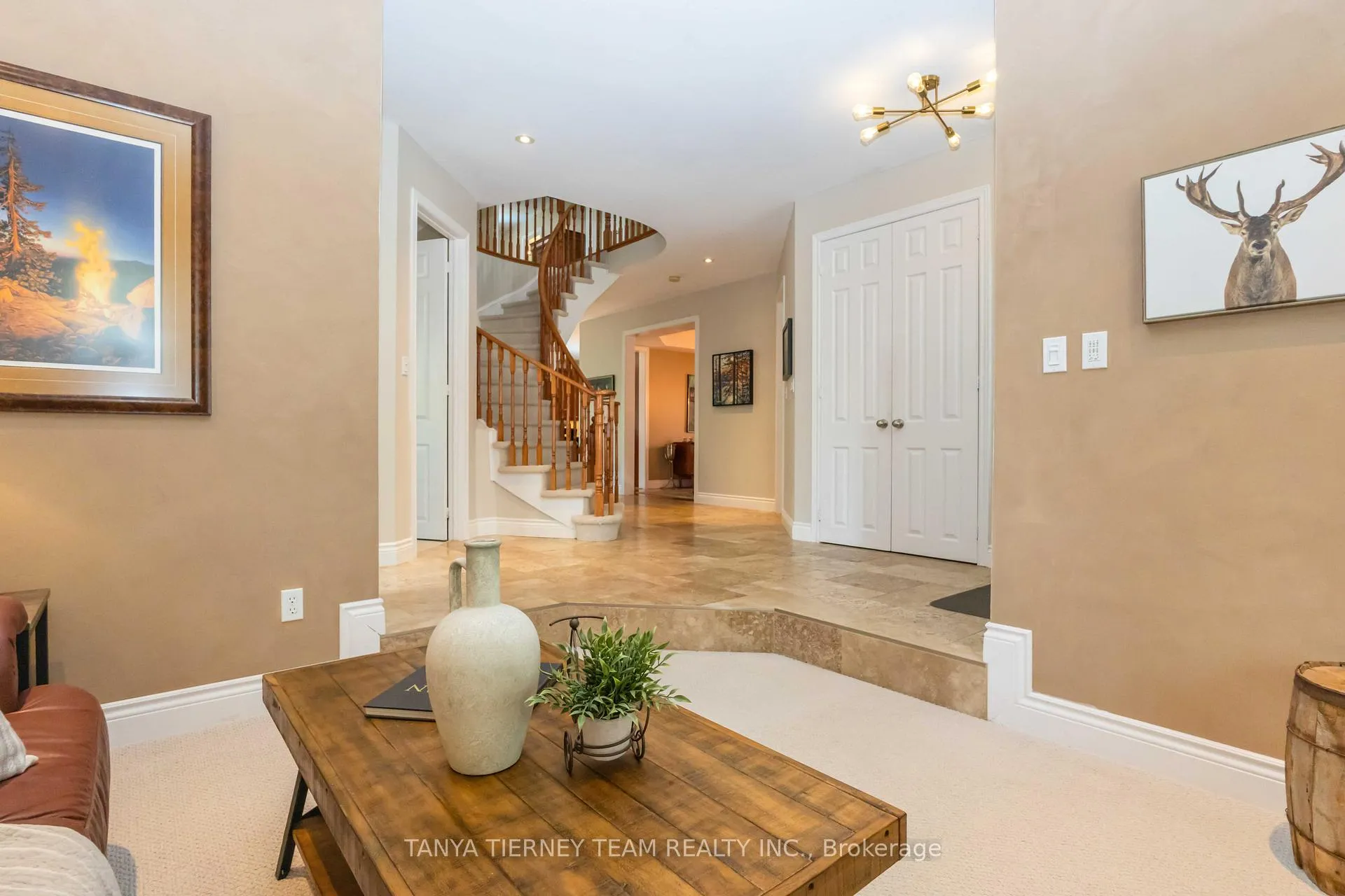 Photo 9 of 6 Braddock Court, Whitby, Brooklin — HOMEH