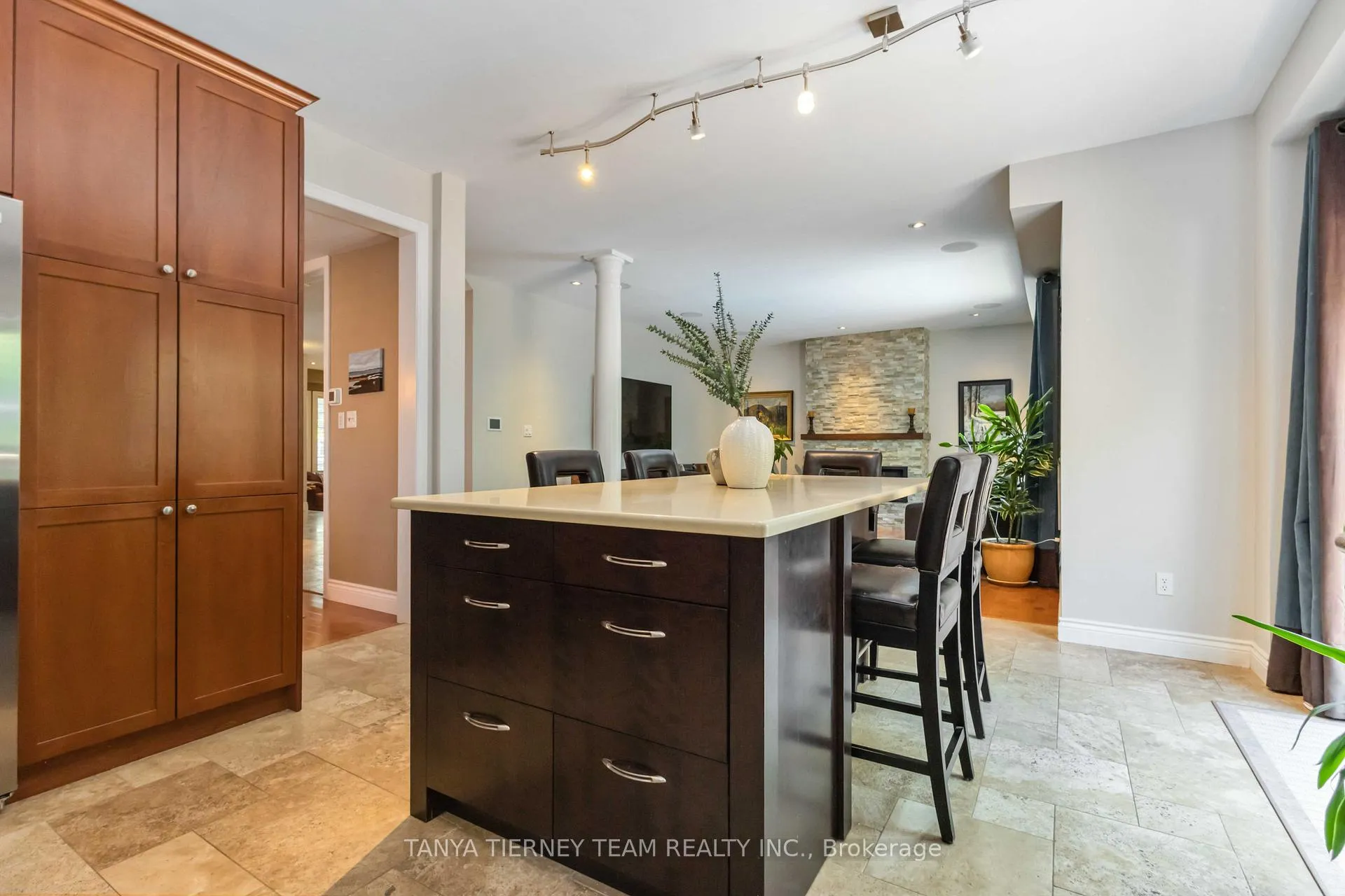Photo 16 of 6 Braddock Court, Whitby, Brooklin — HOMEH