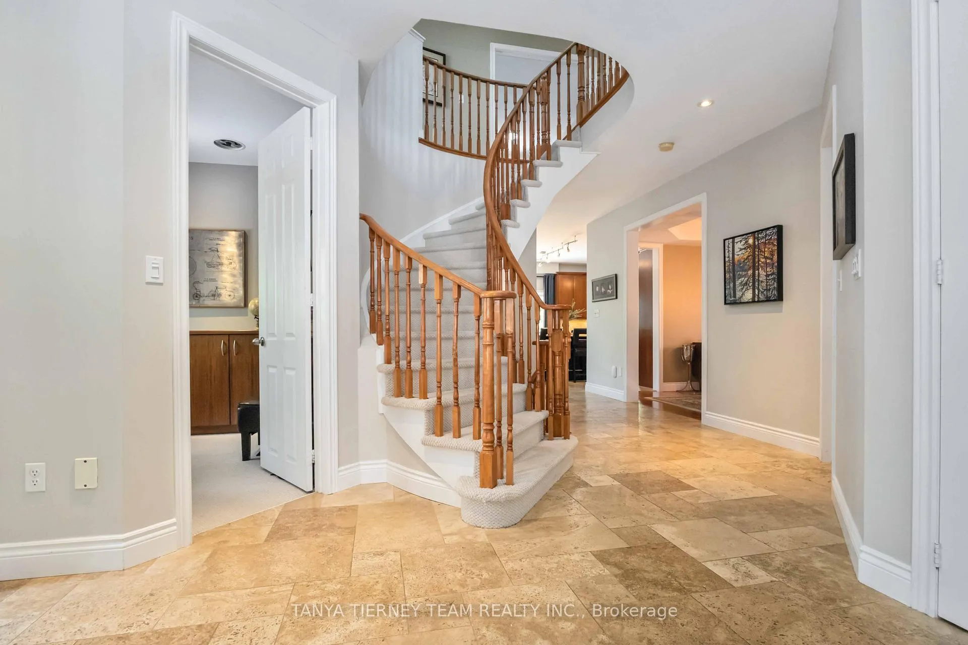 Photo 21 of 6 Braddock Court, Whitby, Brooklin — HOMEH