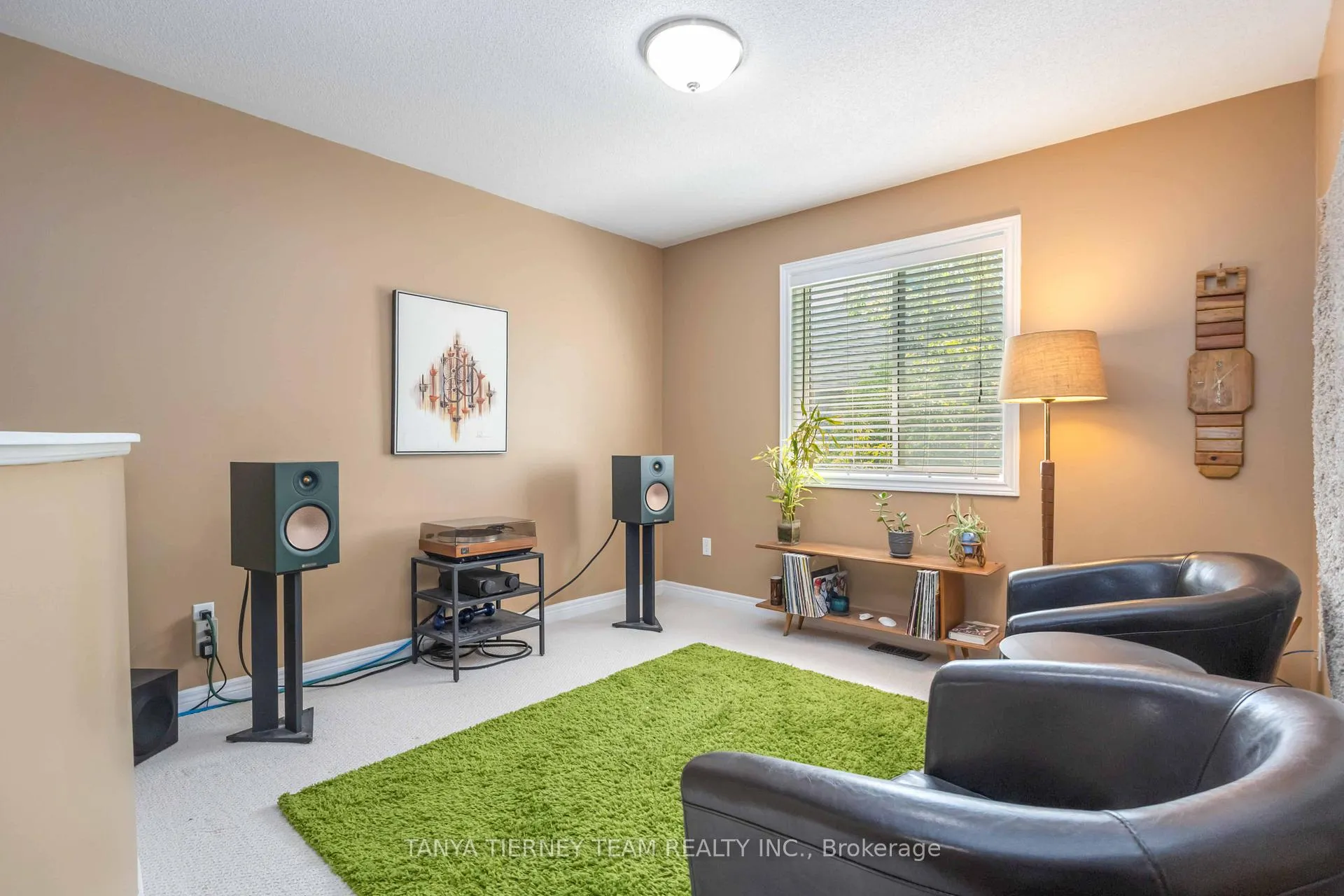Photo 22 of 6 Braddock Court, Whitby, Brooklin — HOMEH