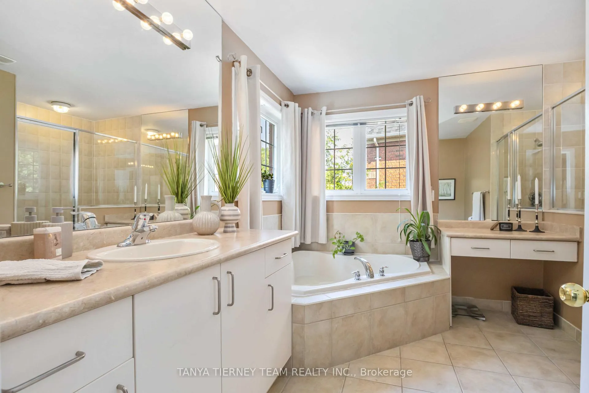 Photo 25 of 6 Braddock Court, Whitby, Brooklin — HOMEH