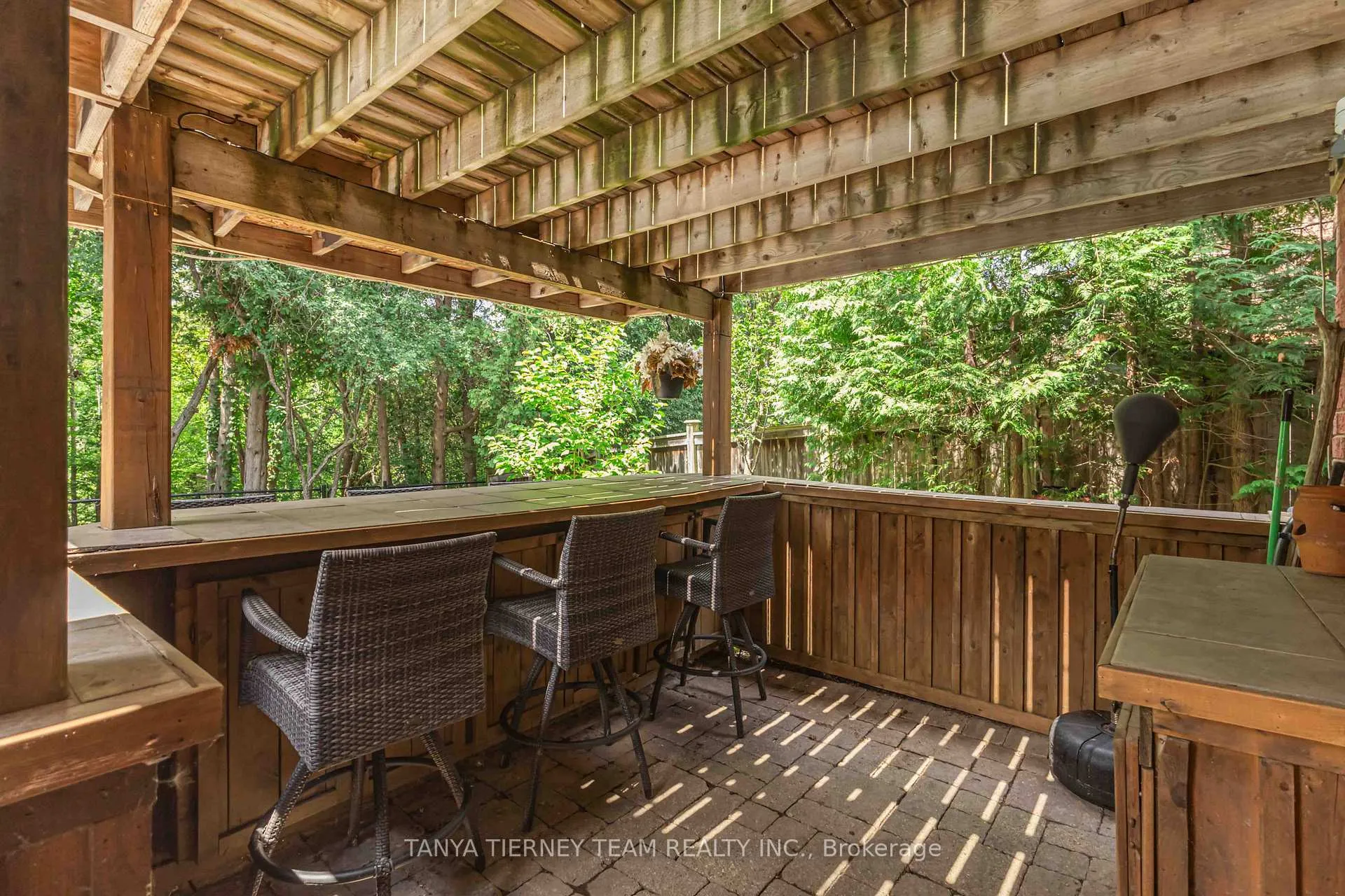 Photo 42 of 6 Braddock Court, Whitby, Brooklin — HOMEH