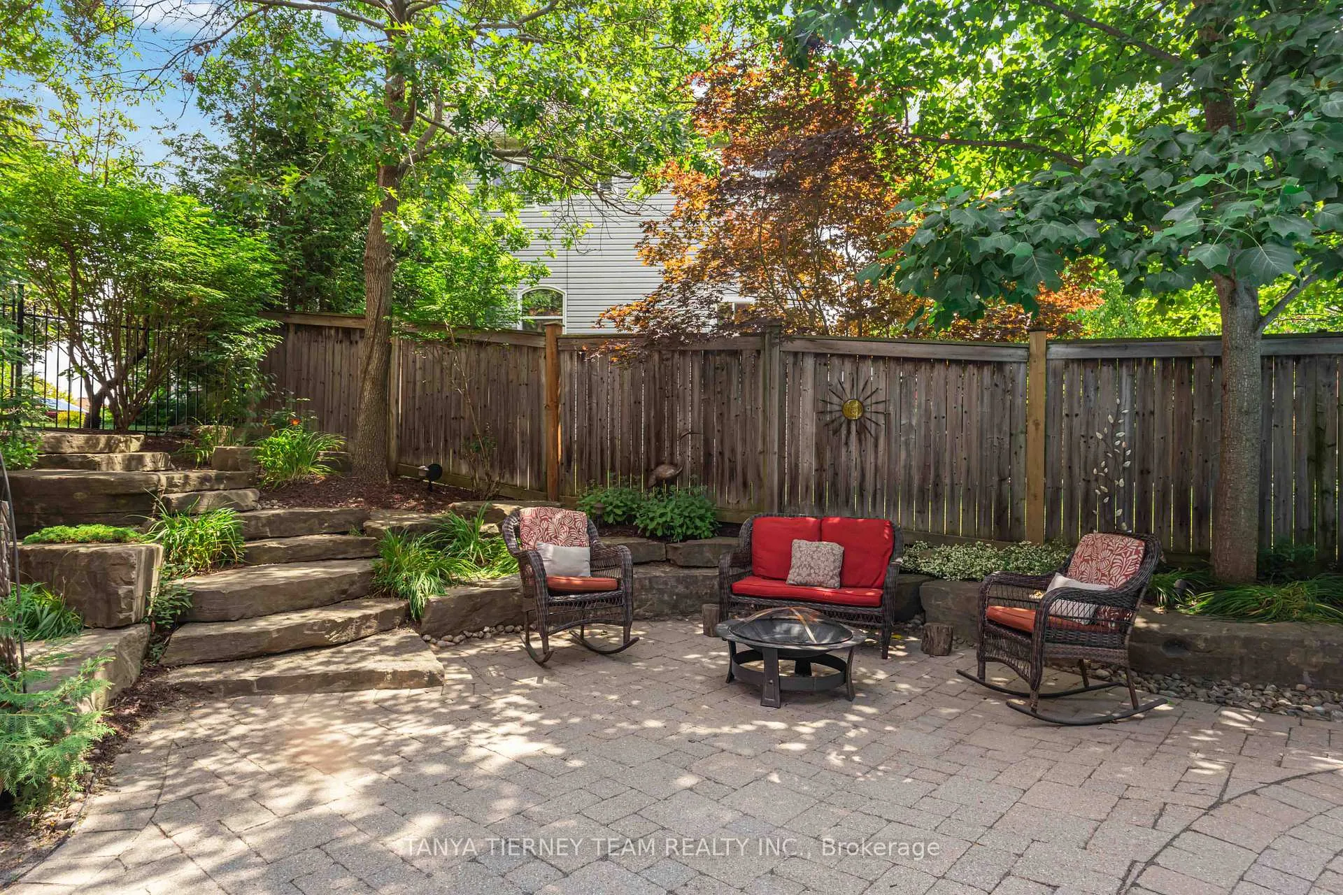 Photo 46 of 6 Braddock Court, Whitby, Brooklin — HOMEH