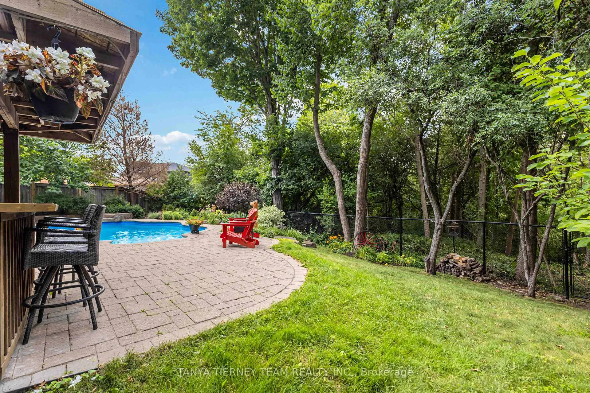 Photo 48 of 6 Braddock Court, Whitby, Brooklin — HOMEH