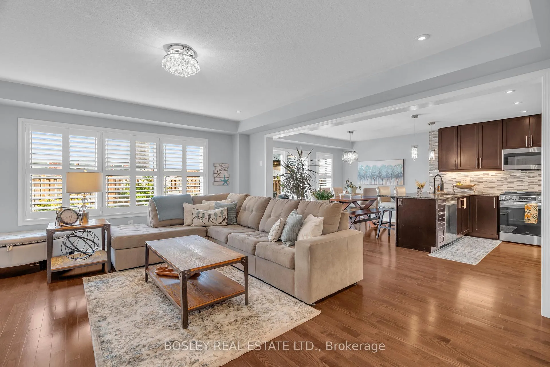 Photo 11 of 333 Apple Hill Crescent, Kitchener — HOMEH