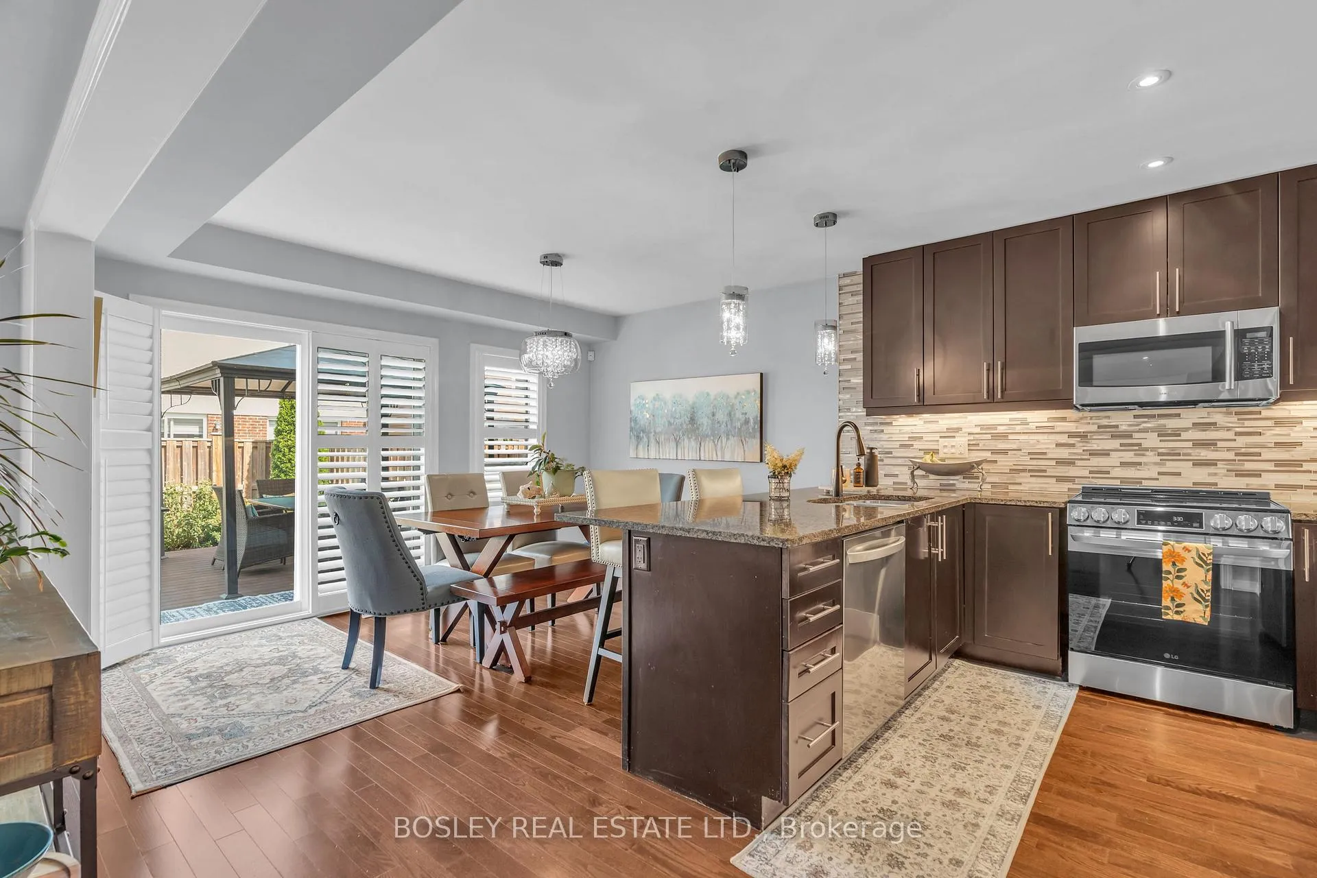 Photo 14 of 333 Apple Hill Crescent, Kitchener — HOMEH