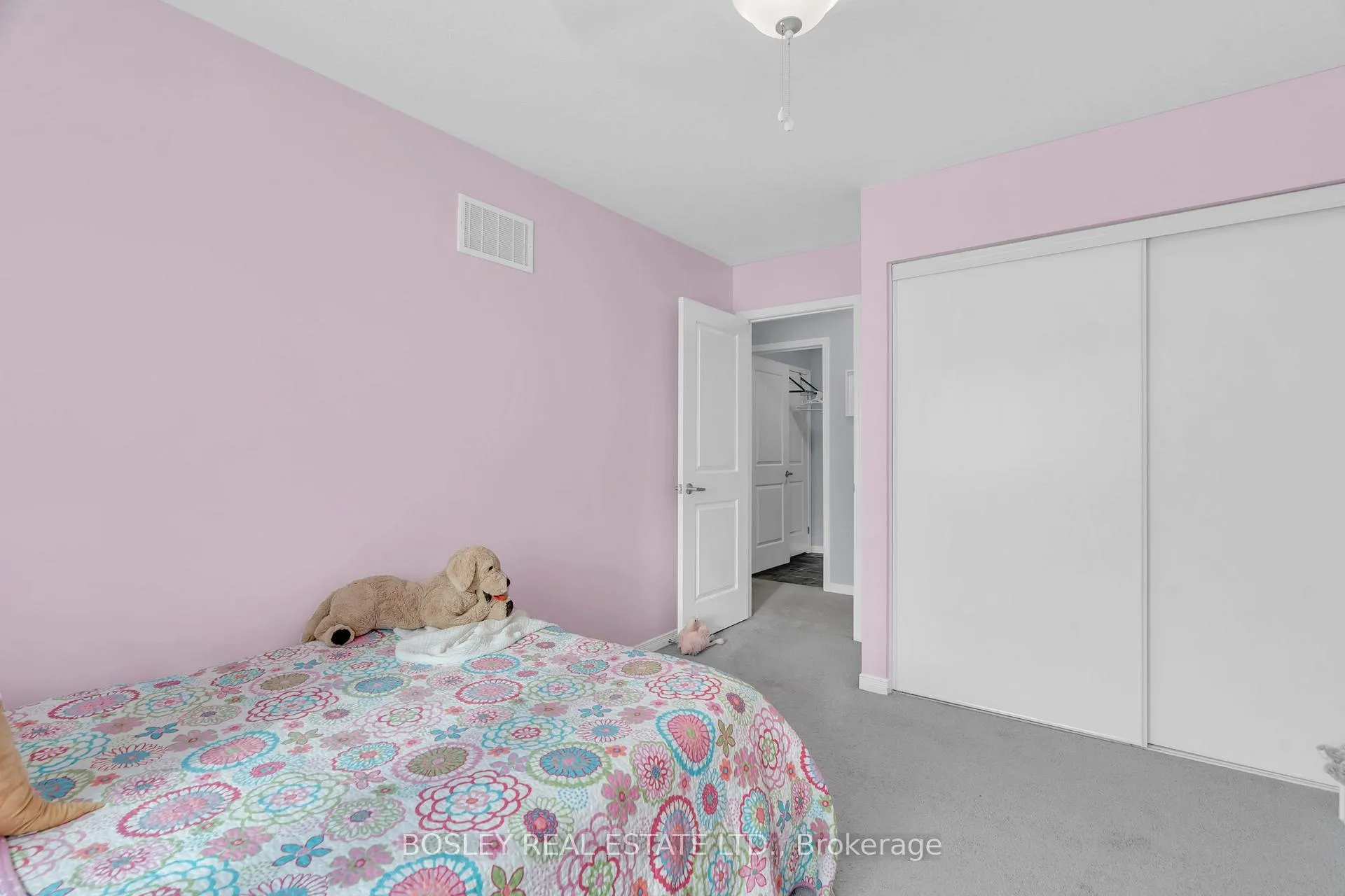 Photo 23 of 333 Apple Hill Crescent, Kitchener — HOMEH
