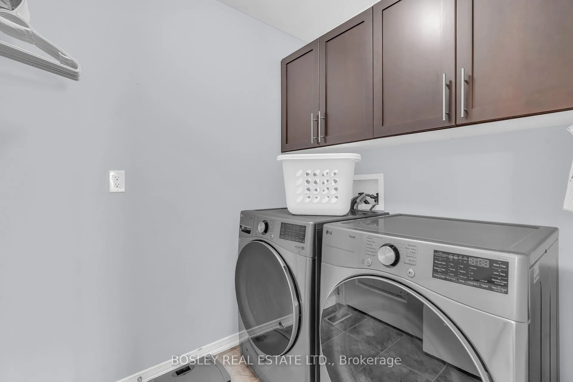 Photo 26 of 333 Apple Hill Crescent, Kitchener — HOMEH