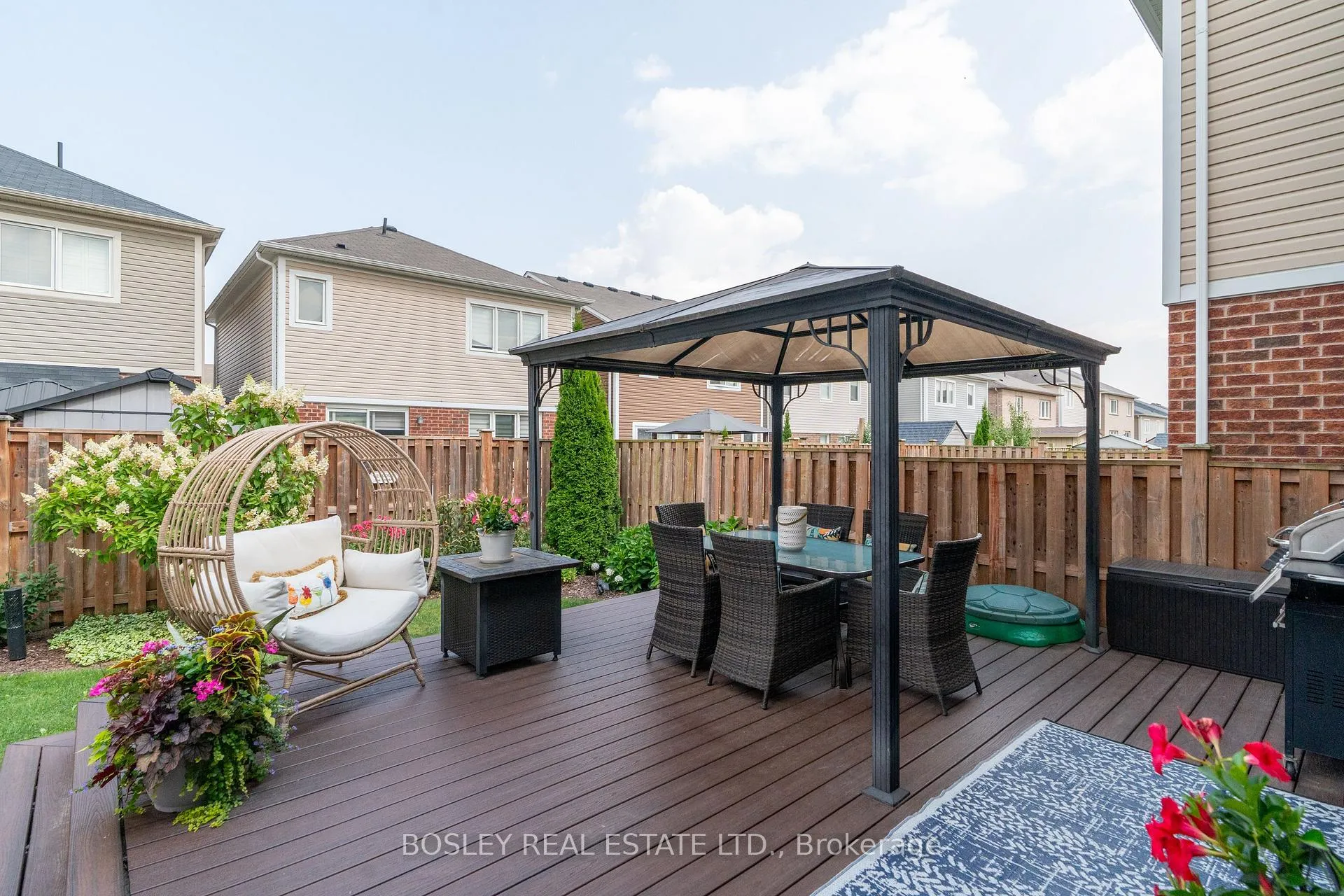 Photo 33 of 333 Apple Hill Crescent, Kitchener — HOMEH