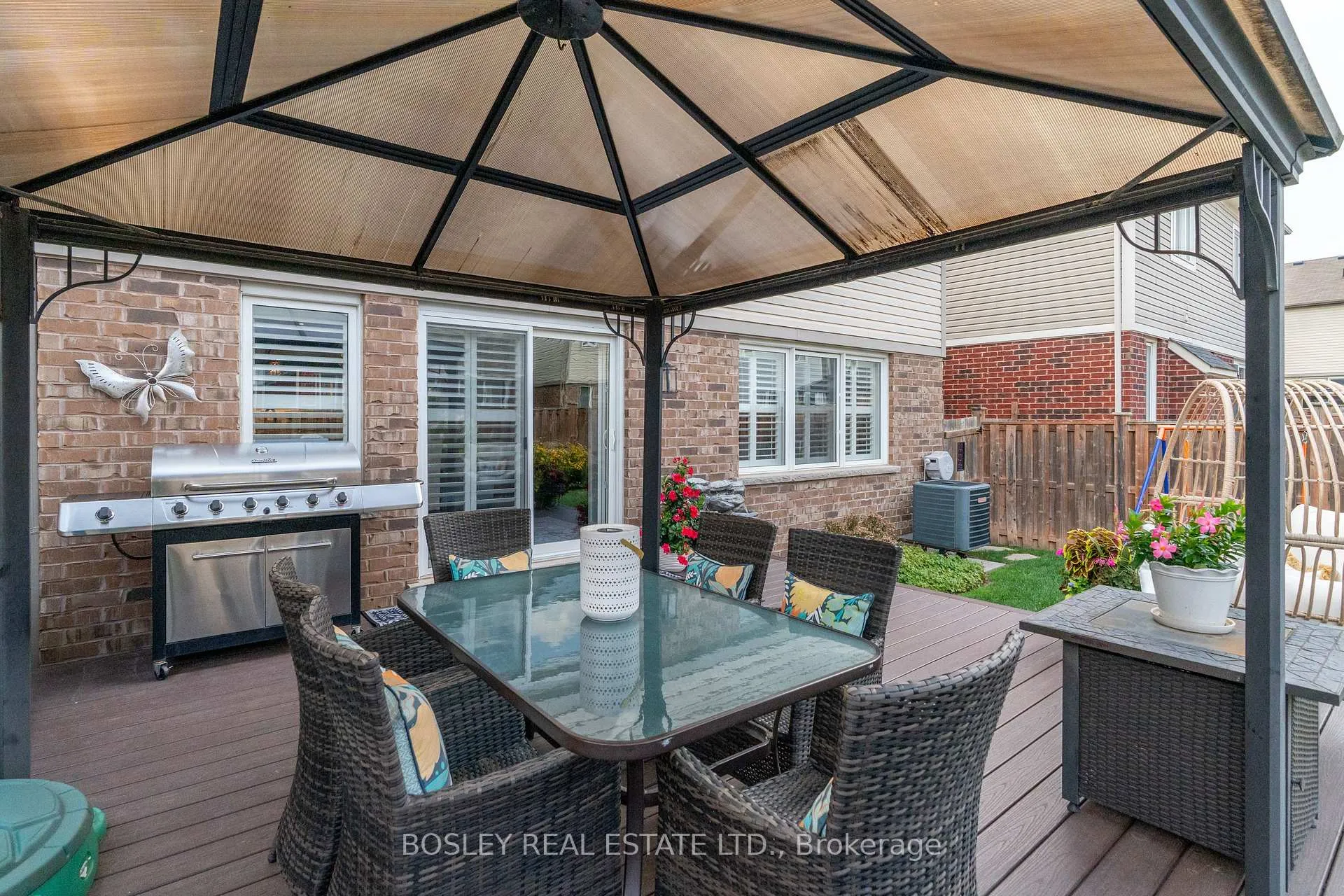 Photo 35 of 333 Apple Hill Crescent, Kitchener — HOMEH