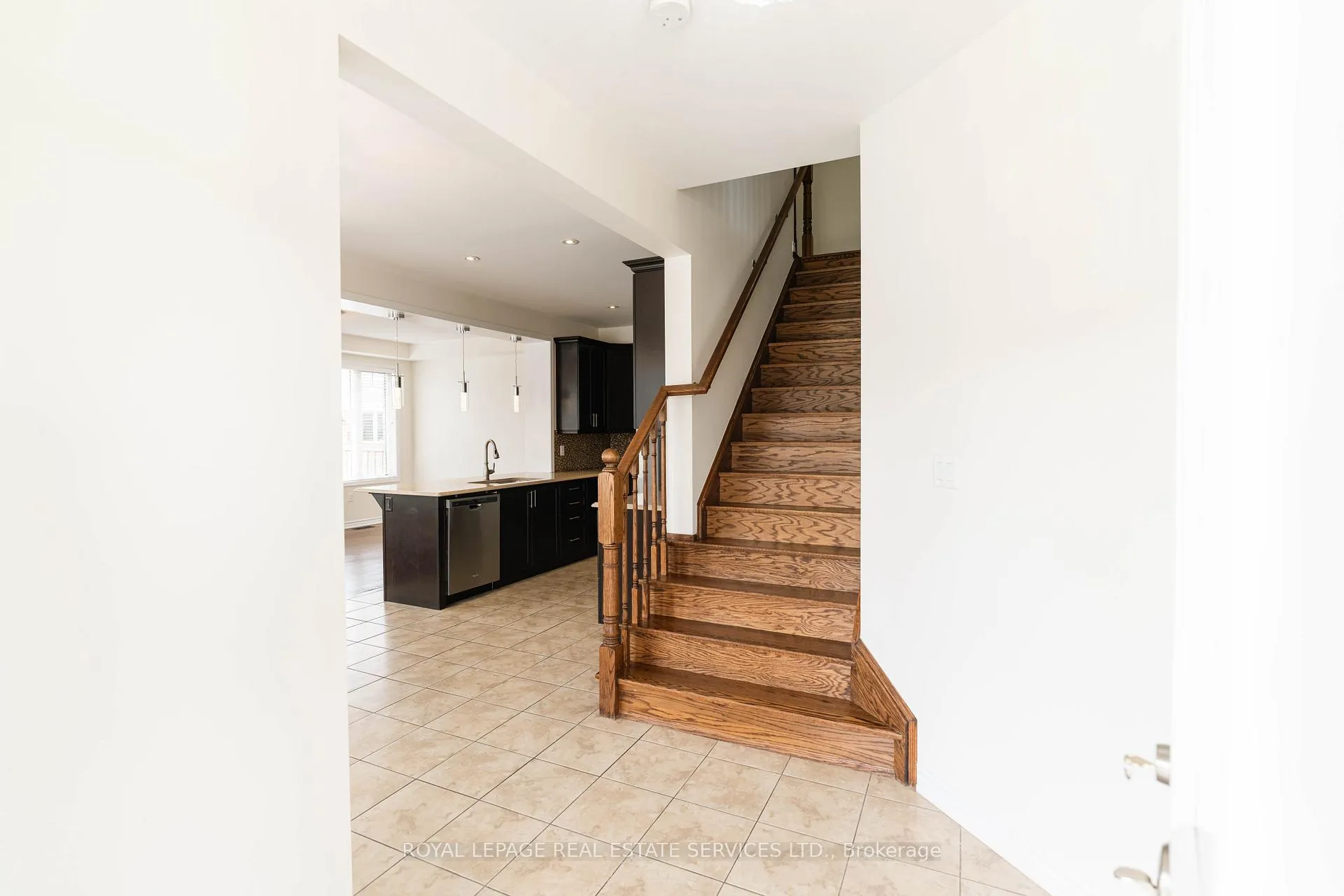 Photo 9 of 974 Penson Crescent, Milton, Coates — HOMEH
