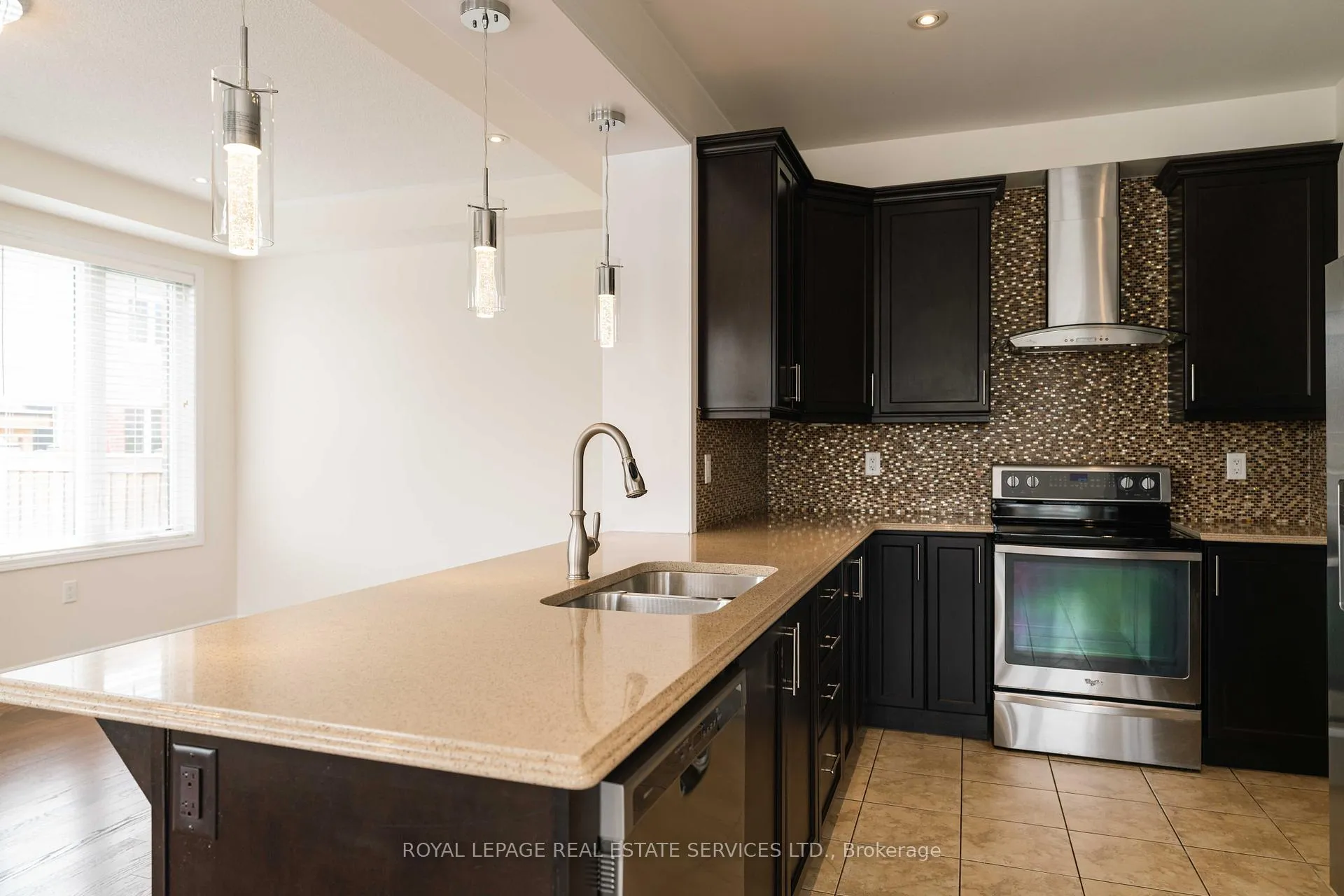 Photo 14 of 974 Penson Crescent, Milton, Coates — HOMEH