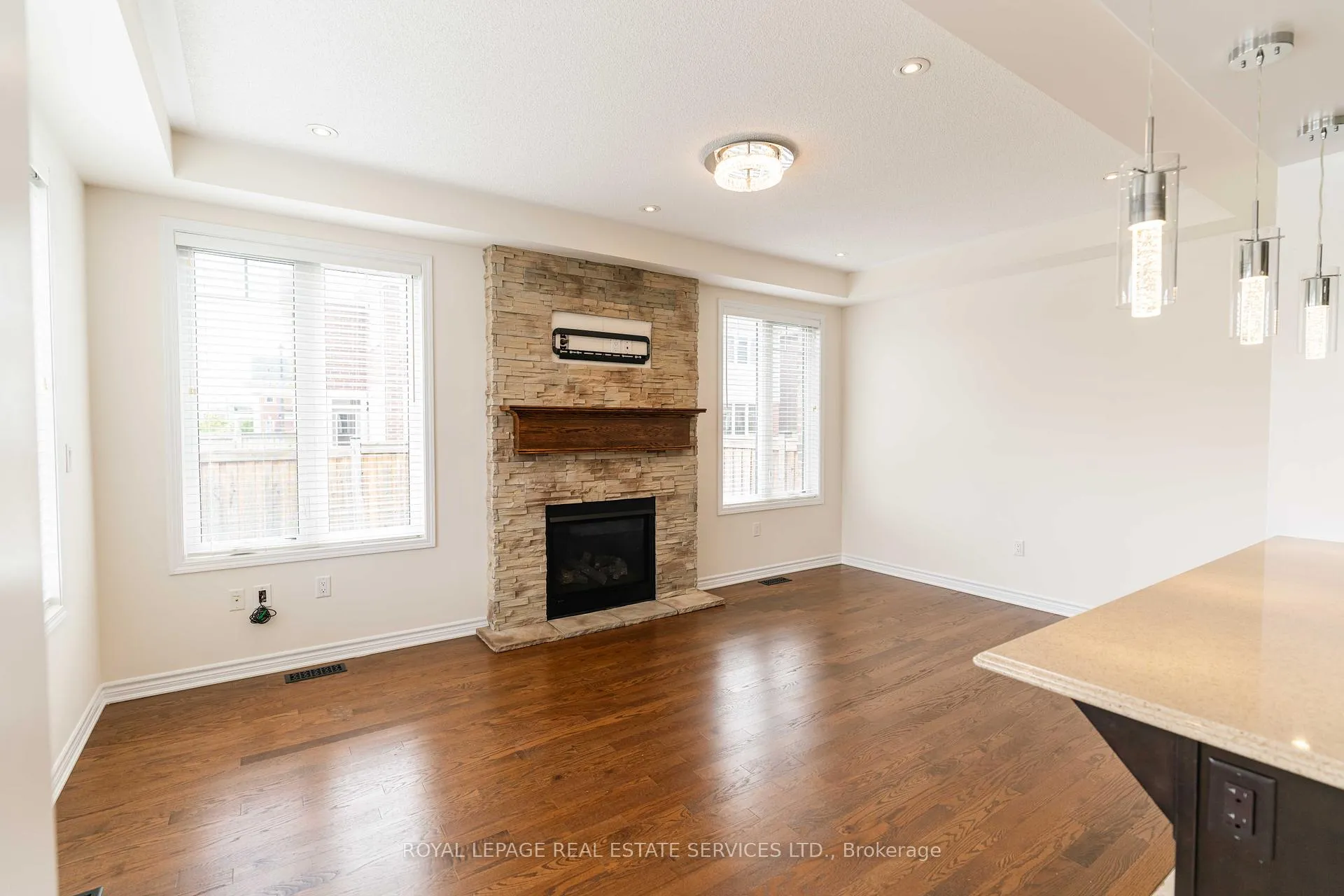 Photo 15 of 974 Penson Crescent, Milton, Coates — HOMEH