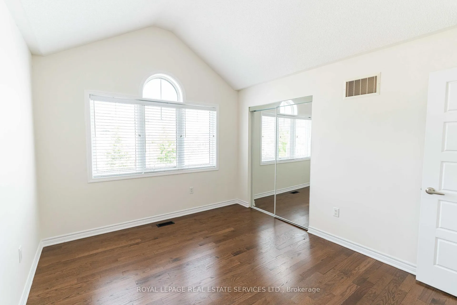 Photo 25 of 974 Penson Crescent, Milton, Coates — HOMEH