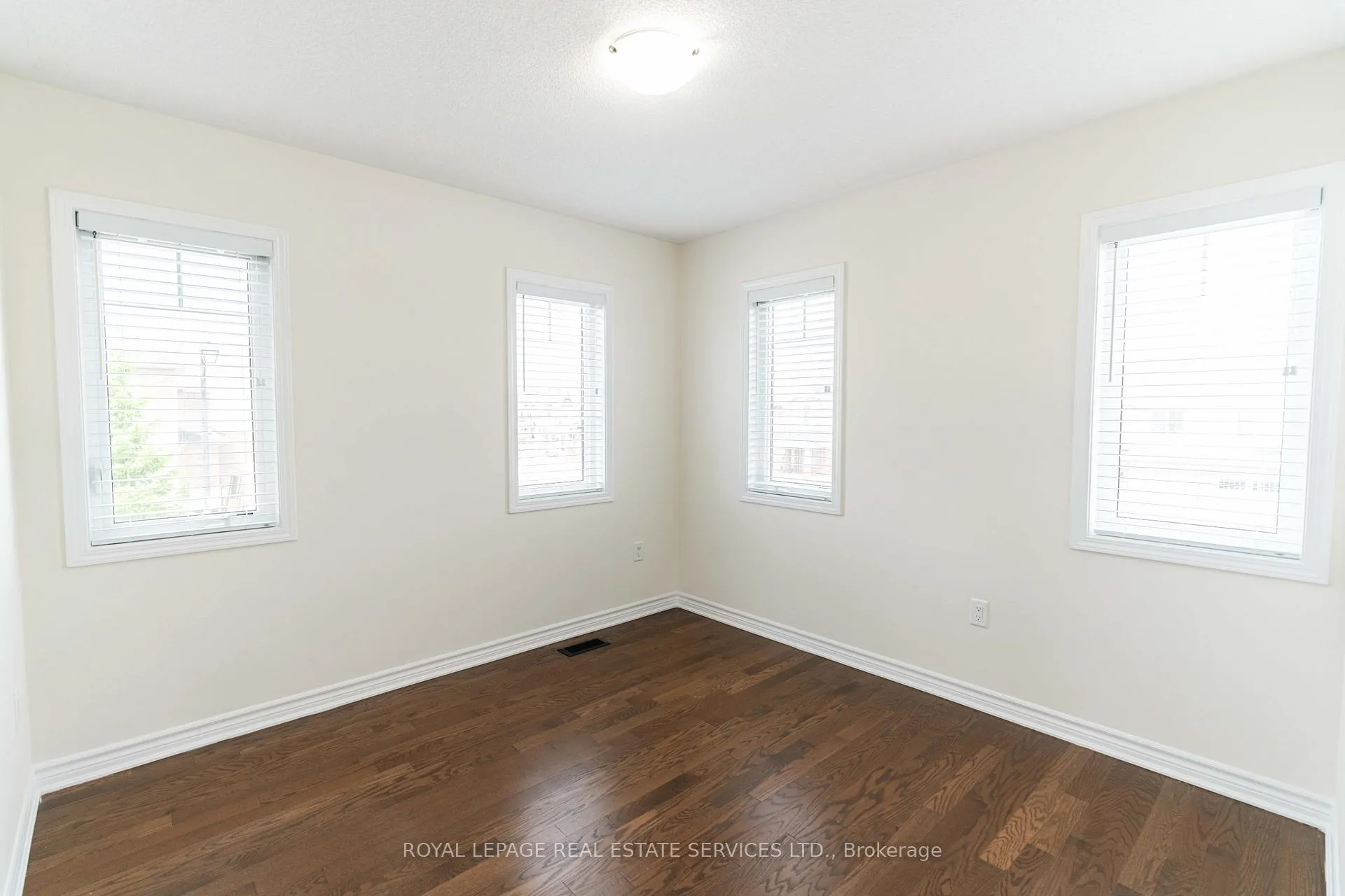Photo 26 of 974 Penson Crescent, Milton, Coates — HOMEH
