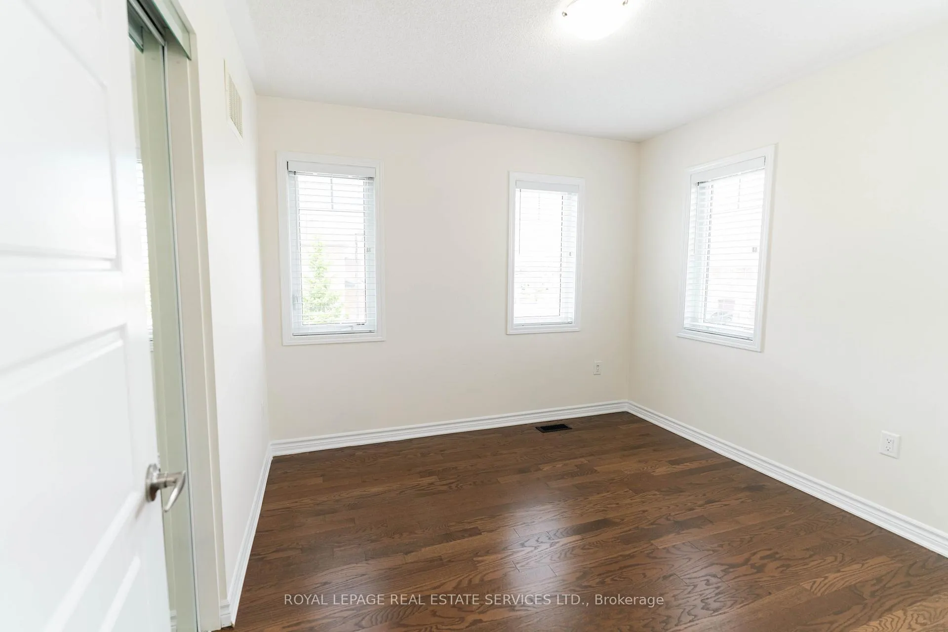 Photo 27 of 974 Penson Crescent, Milton, Coates — HOMEH