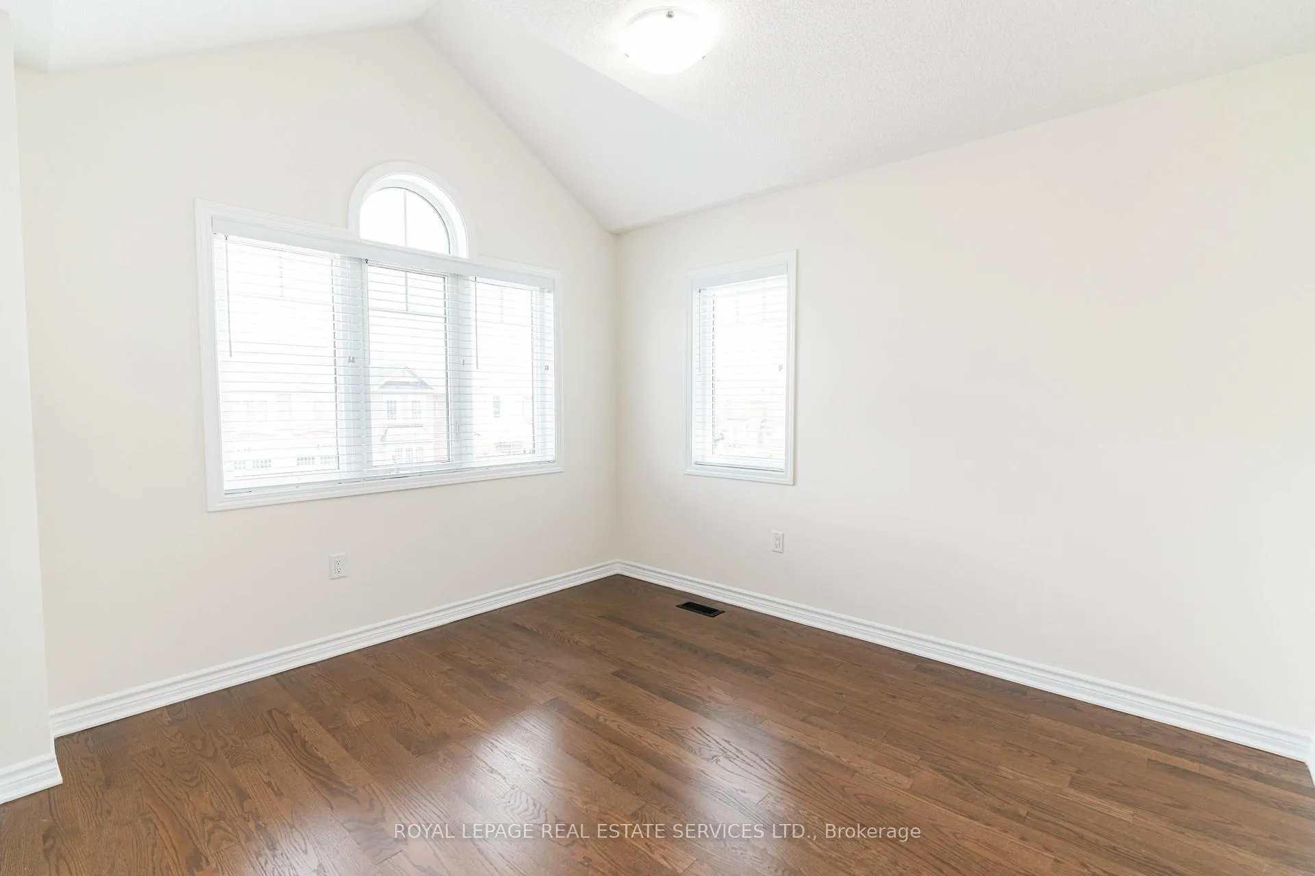 Photo 29 of 974 Penson Crescent, Milton, Coates — HOMEH