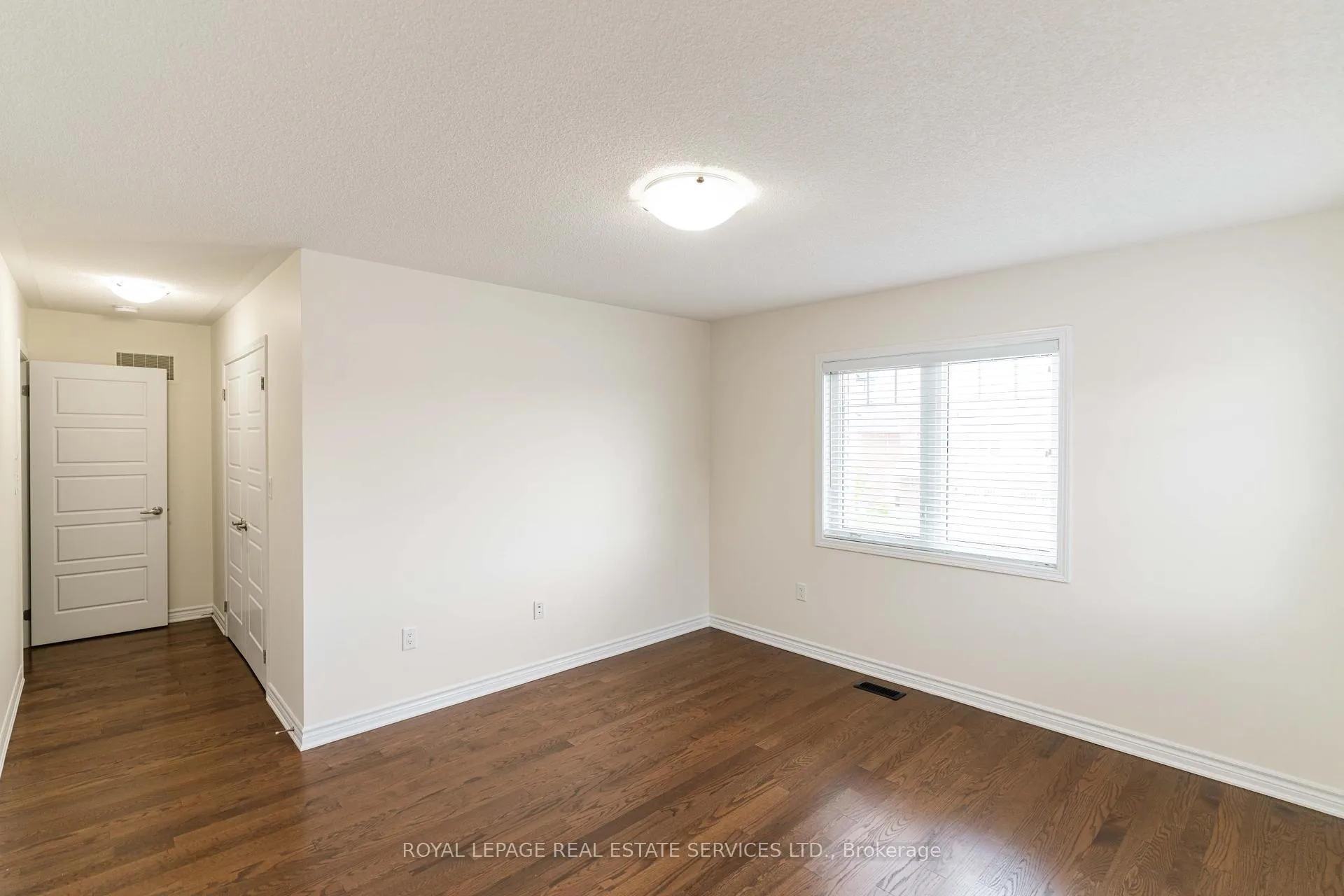 Photo 32 of 974 Penson Crescent, Milton, Coates — HOMEH