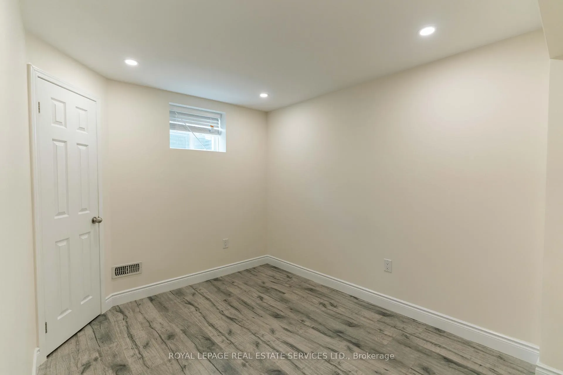 Photo 36 of 974 Penson Crescent, Milton, Coates — HOMEH