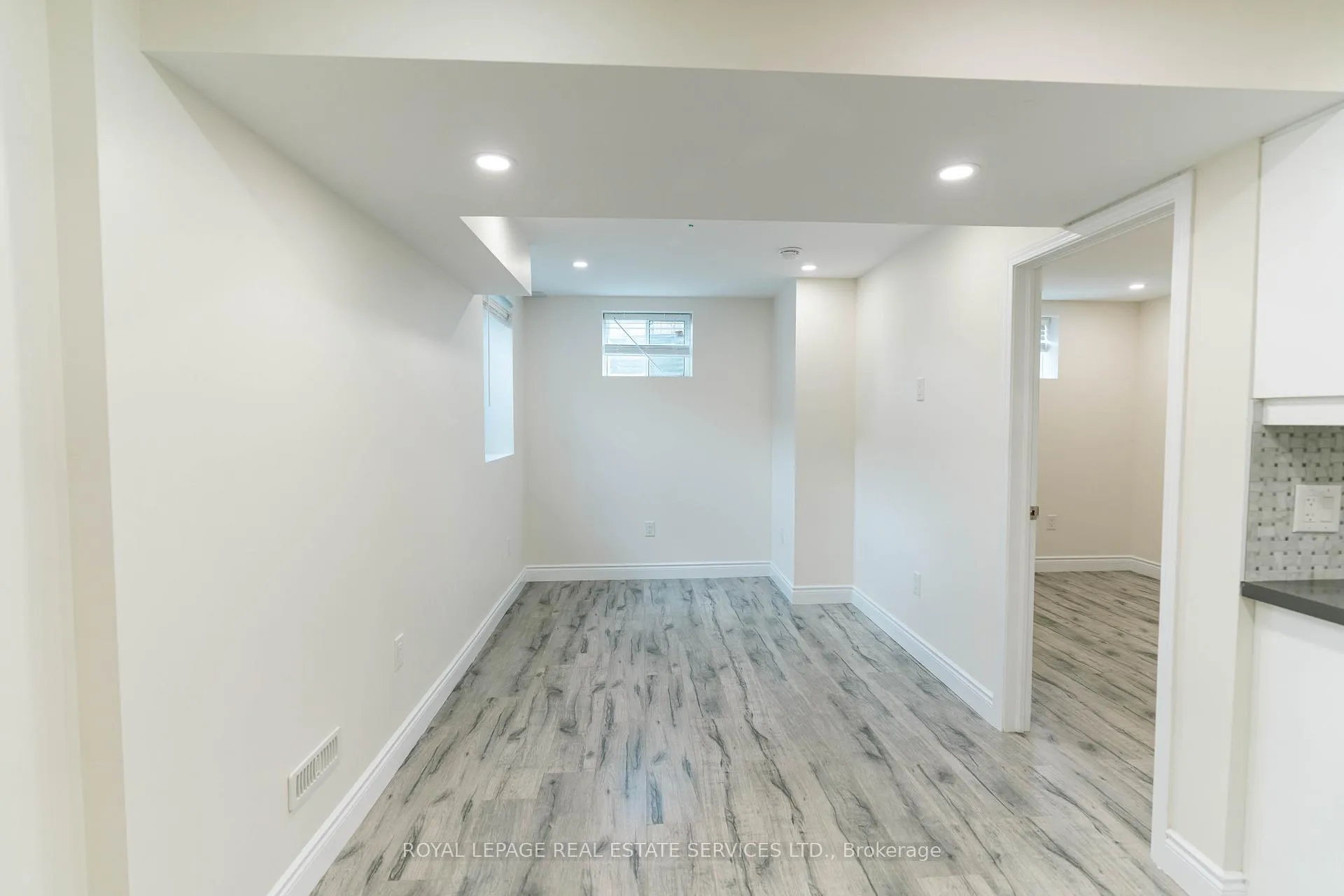 Photo 37 of 974 Penson Crescent, Milton, Coates — HOMEH