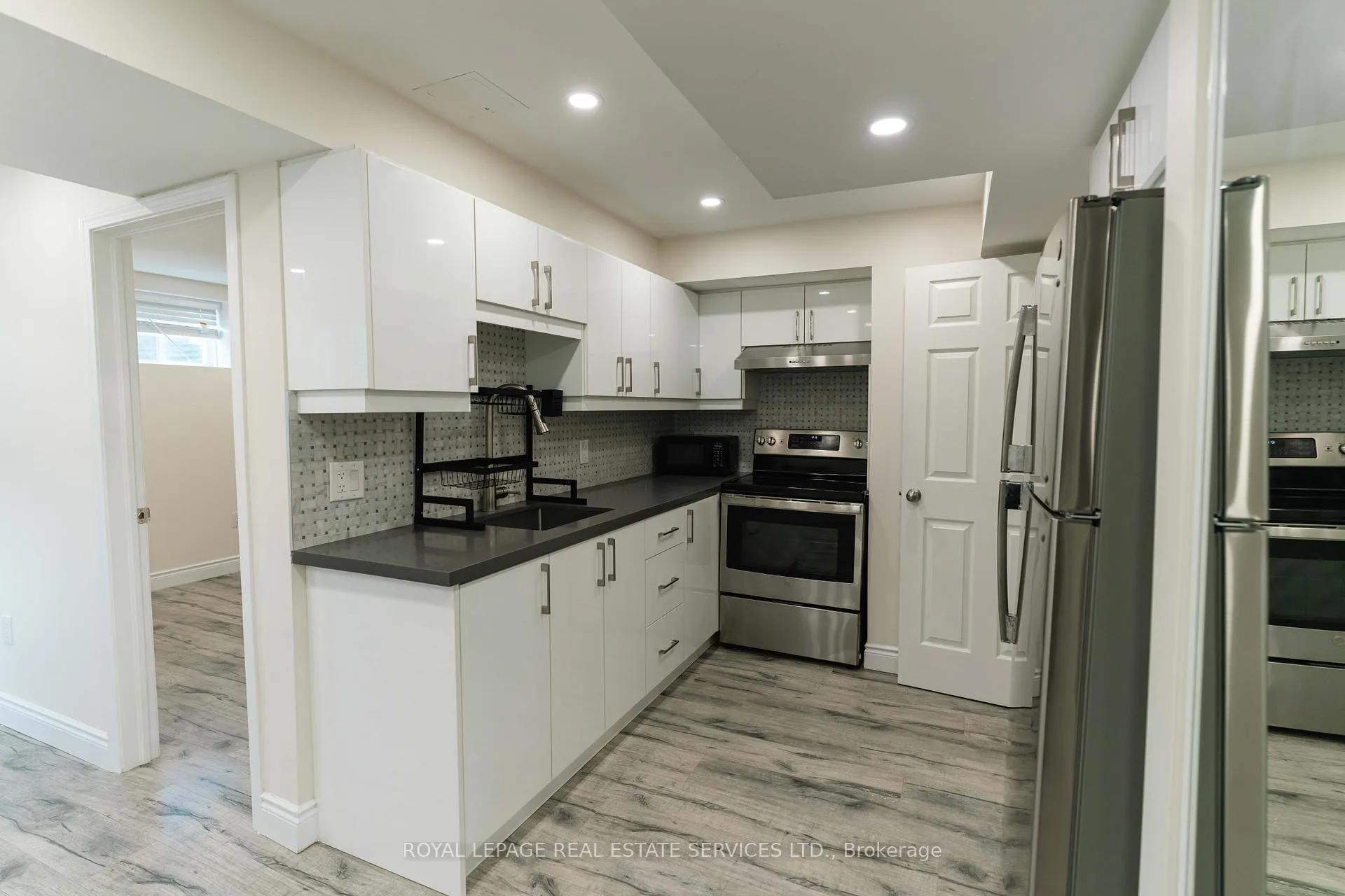 Photo 39 of 974 Penson Crescent, Milton, Coates — HOMEH