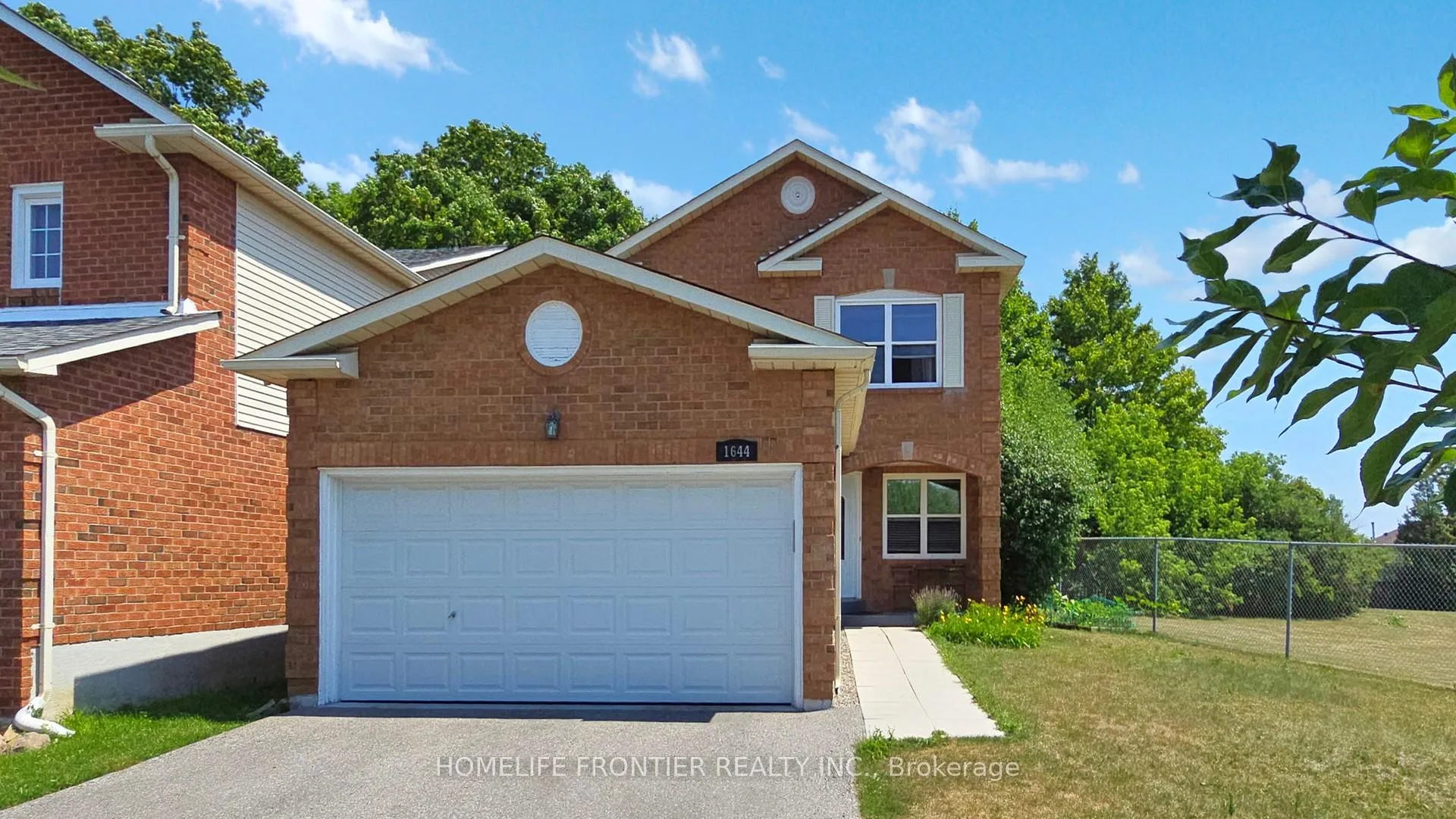 Photo 2 of 1644 Holly Hedge Drive, Pickering, Brock Ridge — HOMEH