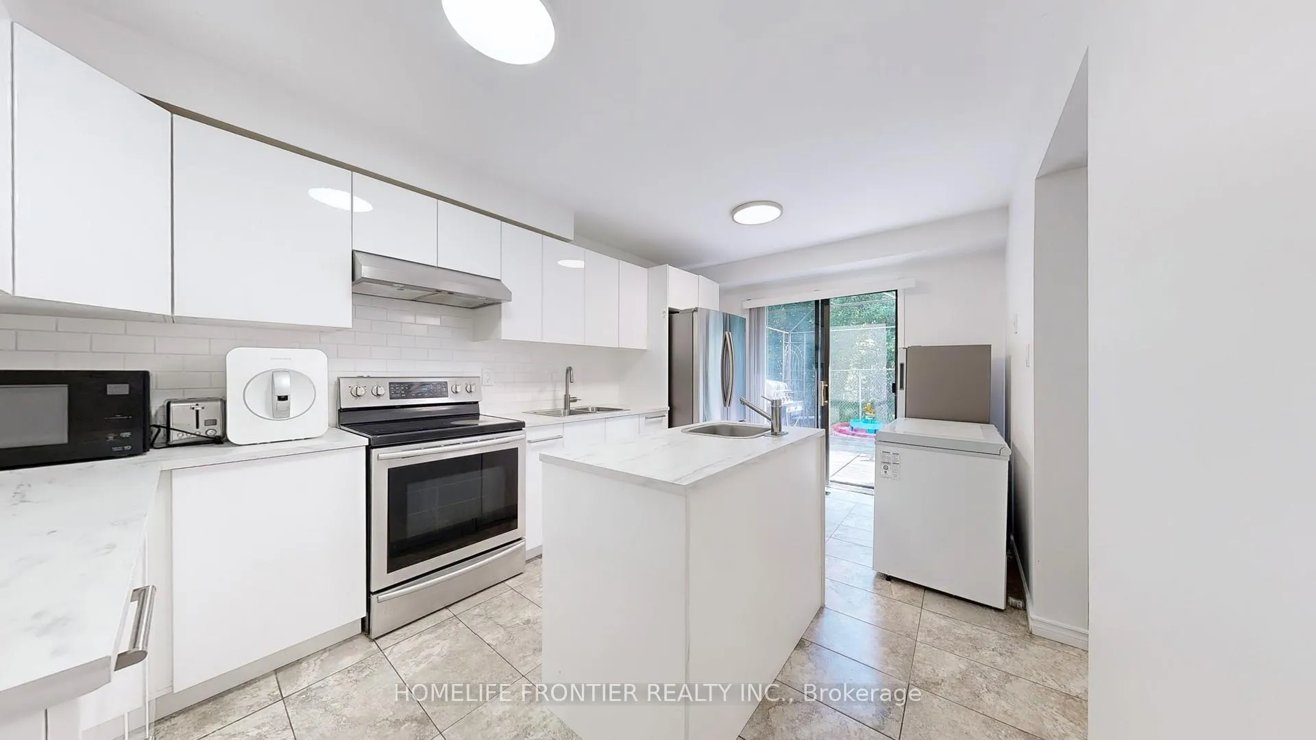 Photo 7 of 1644 Holly Hedge Drive, Pickering, Brock Ridge — HOMEH