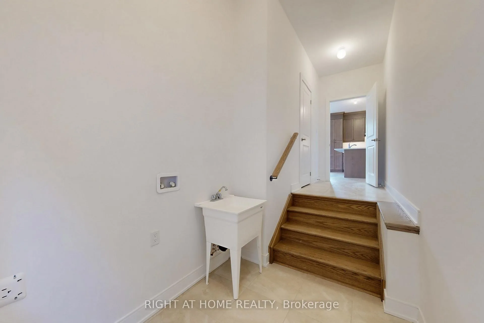 Photo 24 of 239 Wilcox Drive, Clearview, Stayner — HOMEH