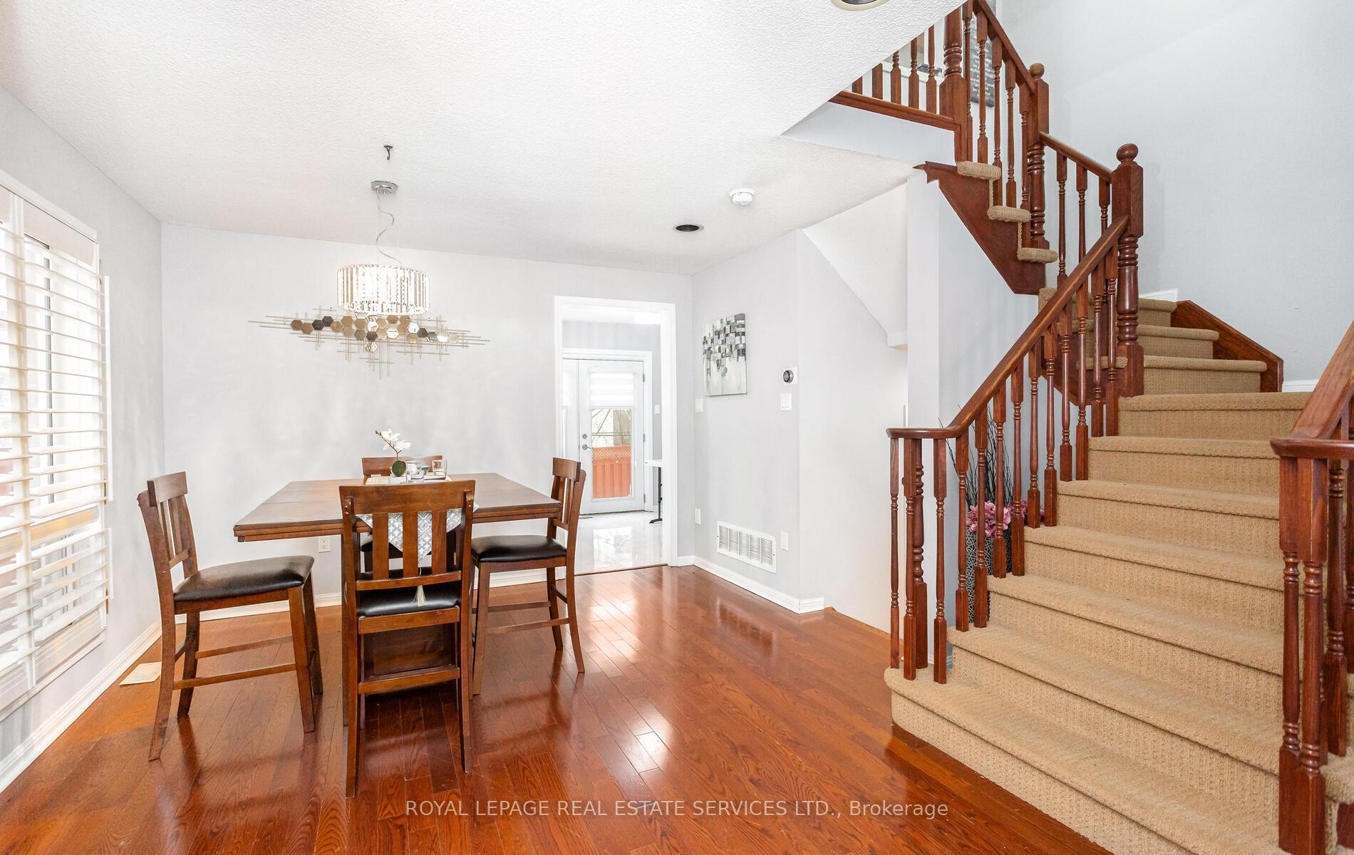 Photo 5 of 5050 Bunton Crescent, Burlington, Orchard — HOMEH
