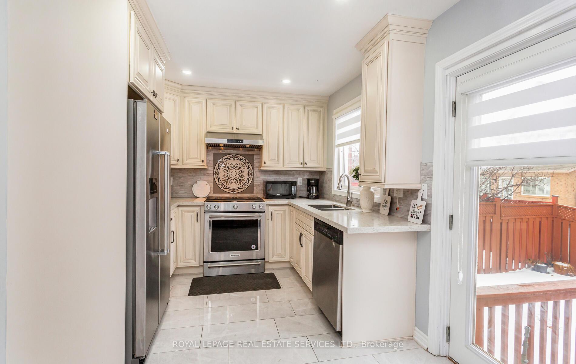 Photo 10 of 5050 Bunton Crescent, Burlington, Orchard — HOMEH
