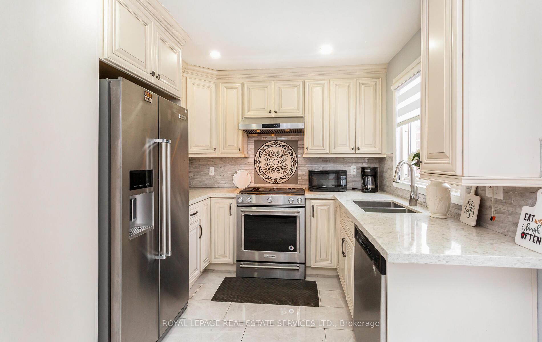 Photo 11 of 5050 Bunton Crescent, Burlington, Orchard — HOMEH