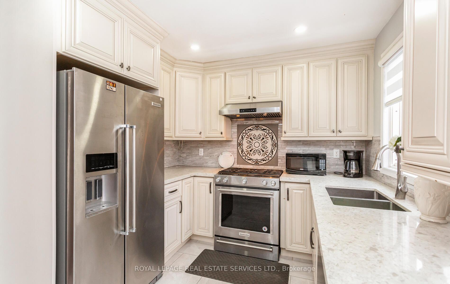 Photo 12 of 5050 Bunton Crescent, Burlington, Orchard — HOMEH