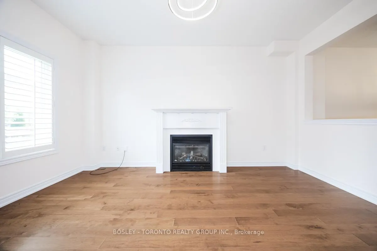 Photo 4 of 100 Ian Baron Avenue, Markham, Village Green-South Unionville — HOMEH