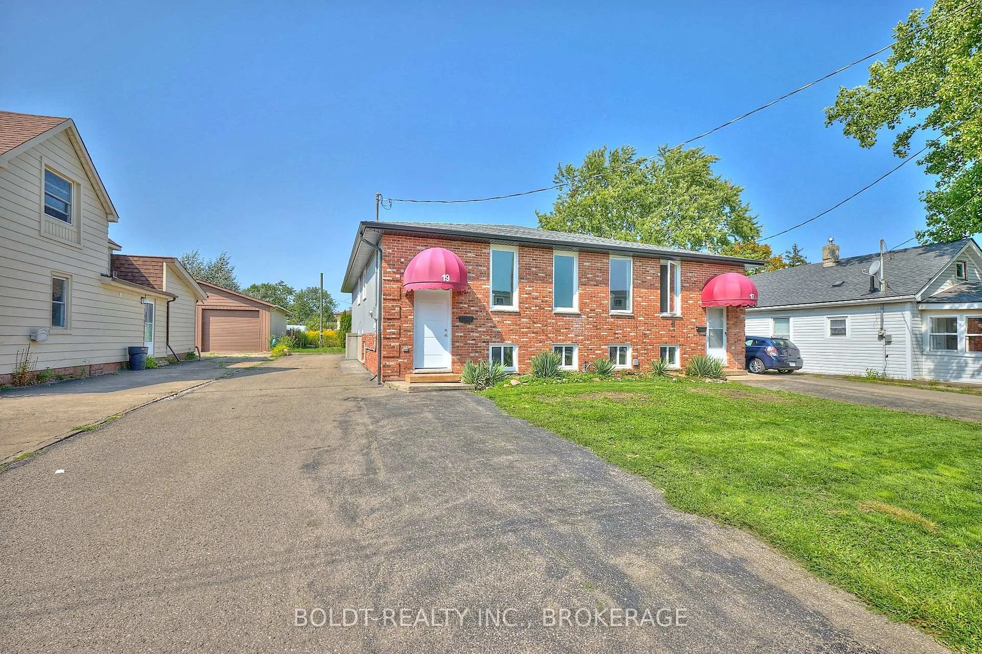 Photo 1 of 19 Colborne Street, Thorold, Thorold Downtown — HOMEH
