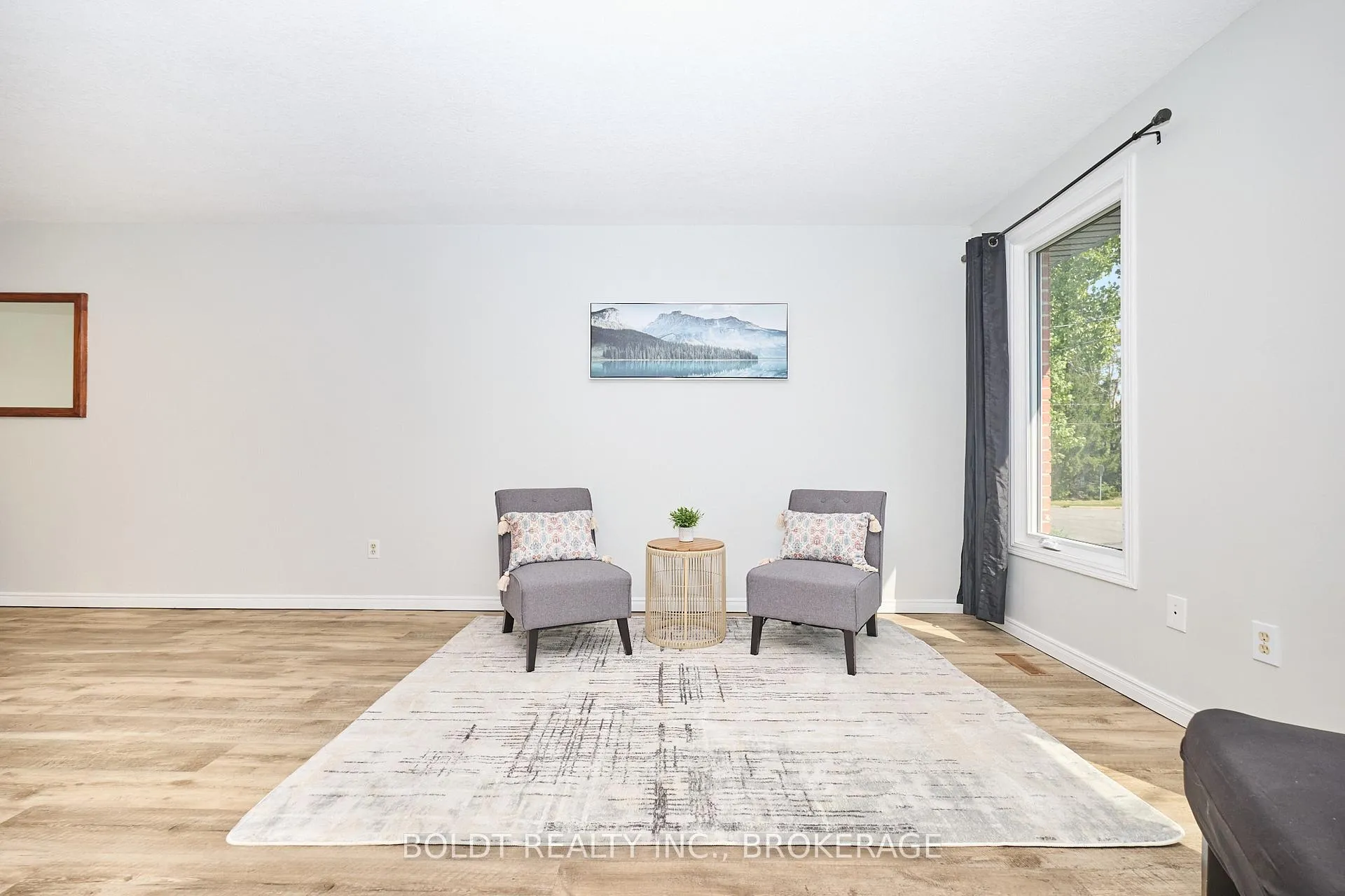 Photo 10 of 19 Colborne Street, Thorold, Thorold Downtown — HOMEH