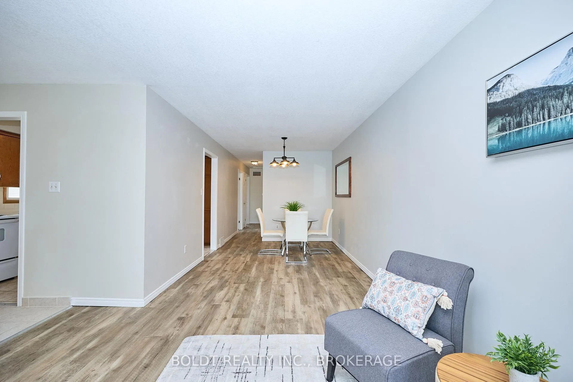 Photo 13 of 19 Colborne Street, Thorold, Thorold Downtown — HOMEH