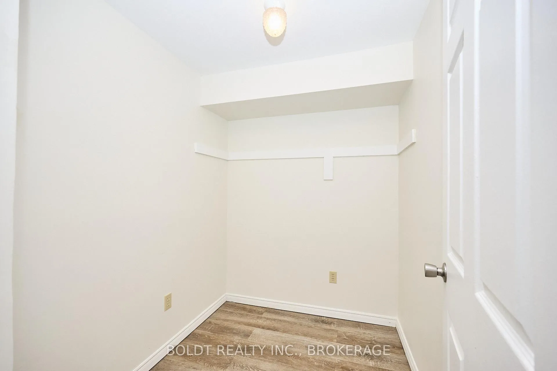 Photo 27 of 19 Colborne Street, Thorold, Thorold Downtown — HOMEH