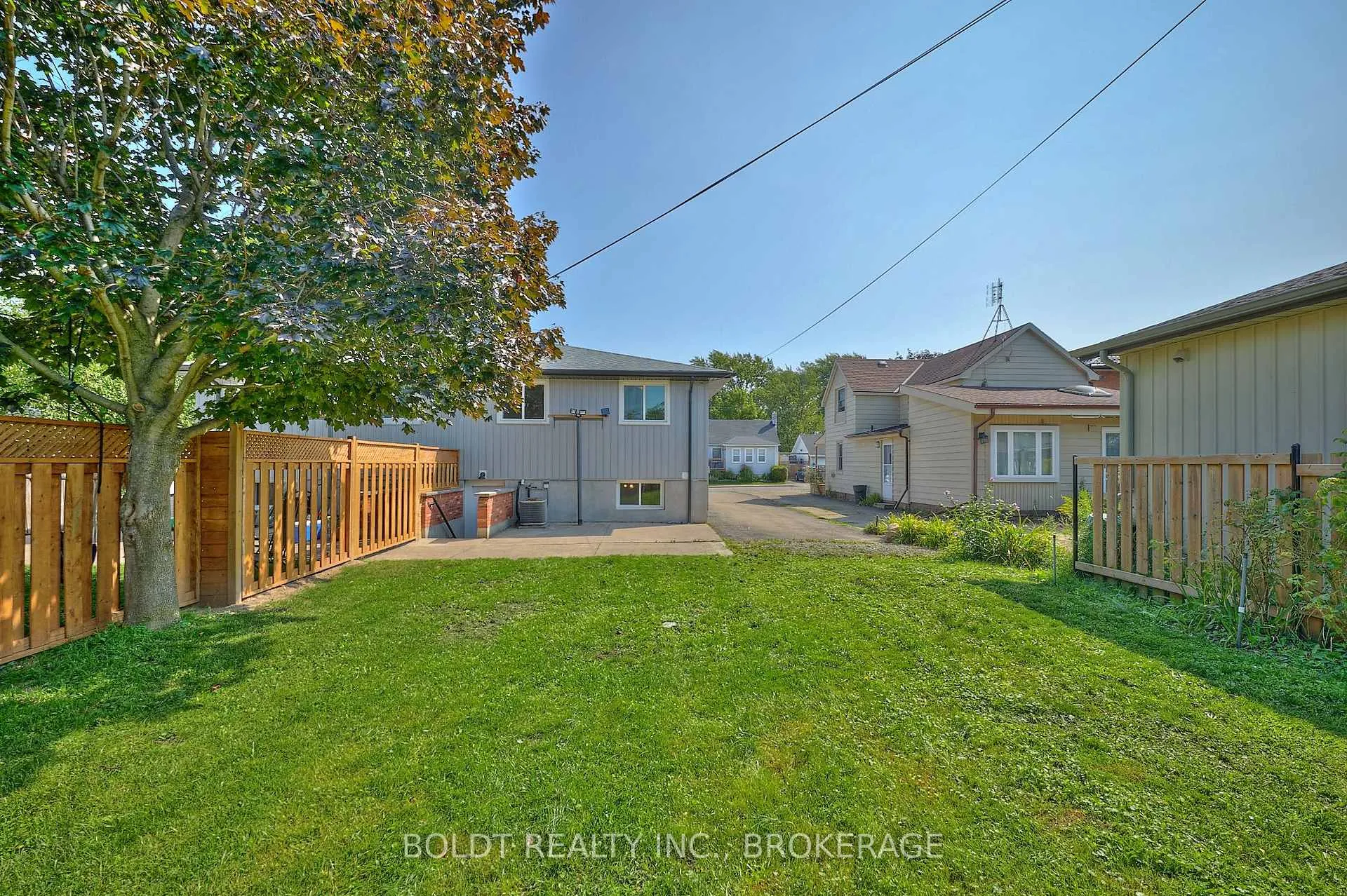 Photo 32 of 19 Colborne Street, Thorold, Thorold Downtown — HOMEH
