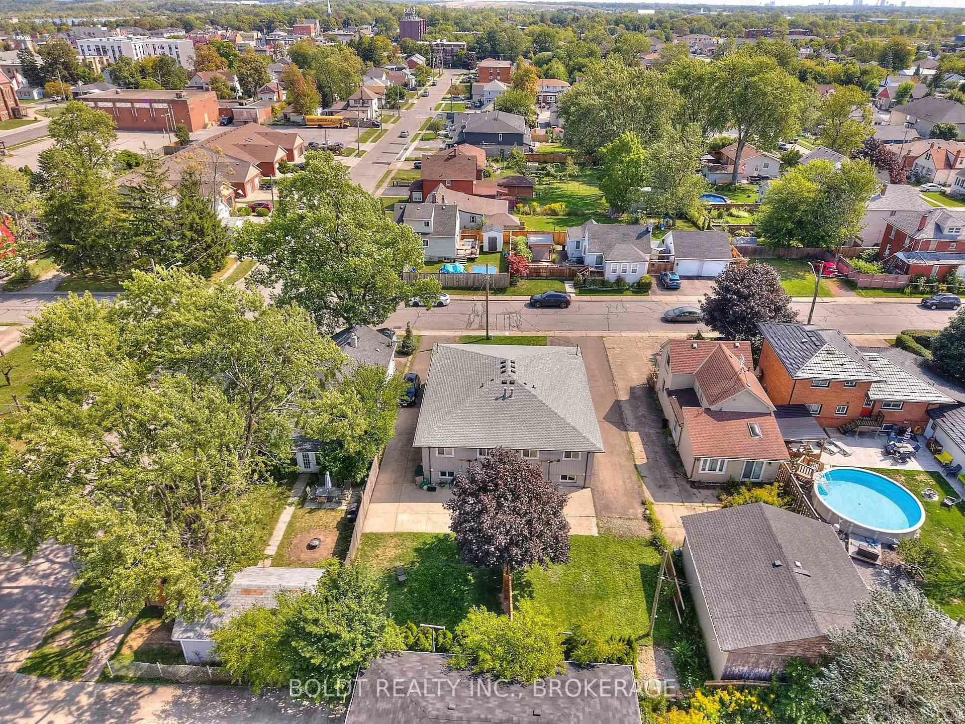 Photo 33 of 19 Colborne Street, Thorold, Thorold Downtown — HOMEH