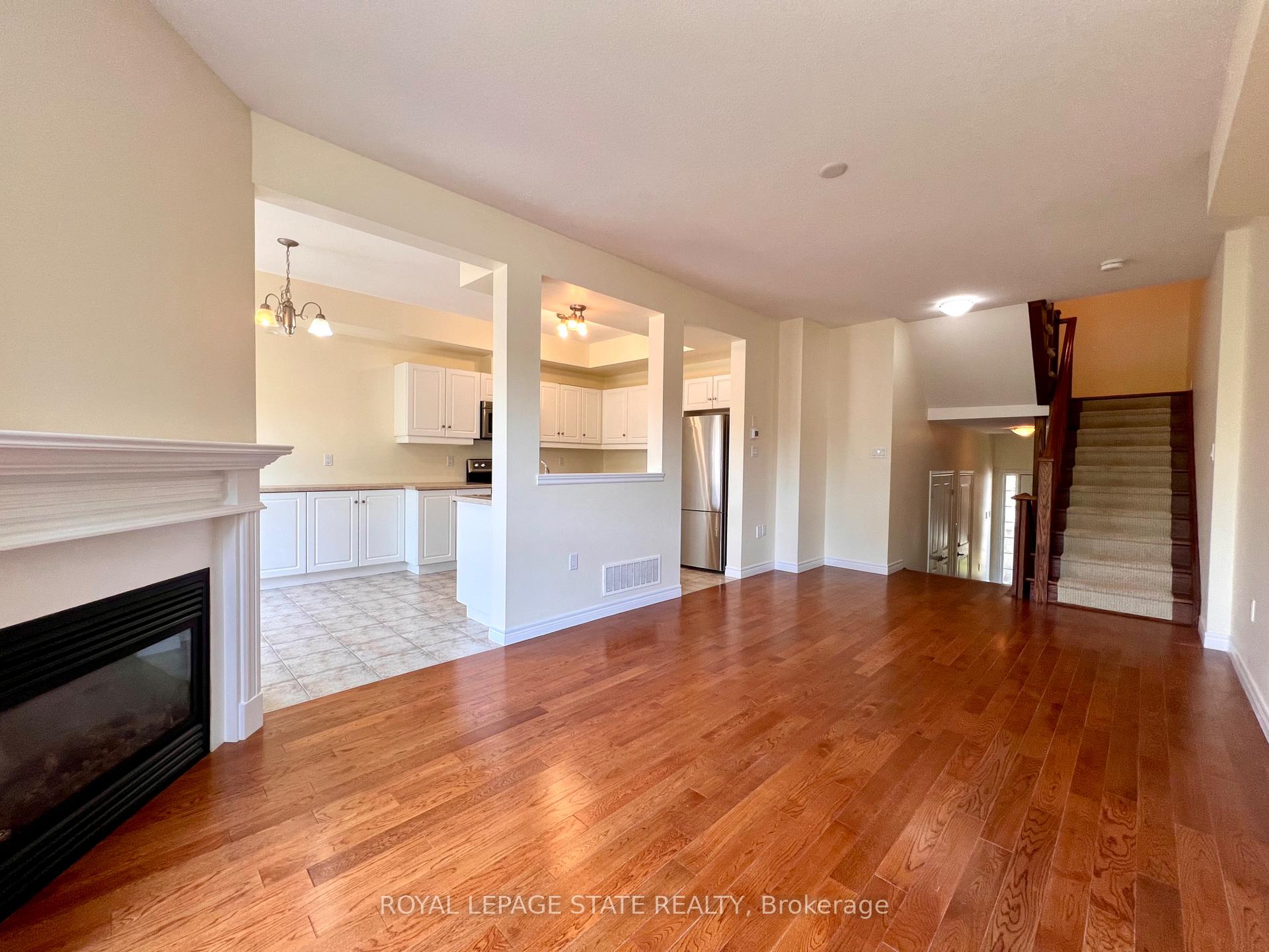 Photo 5 of Unit 3, 8 Lakelawn Road, Grimsby, Grimsby Beach — HOMEH