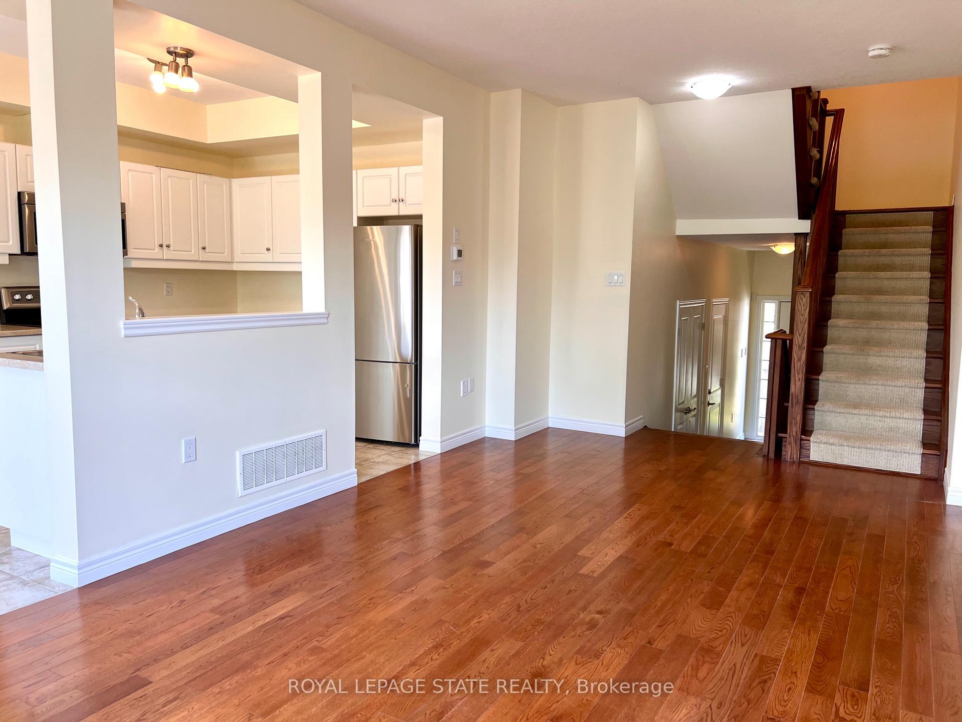 Photo 6 of Unit 3, 8 Lakelawn Road, Grimsby, Grimsby Beach — HOMEH