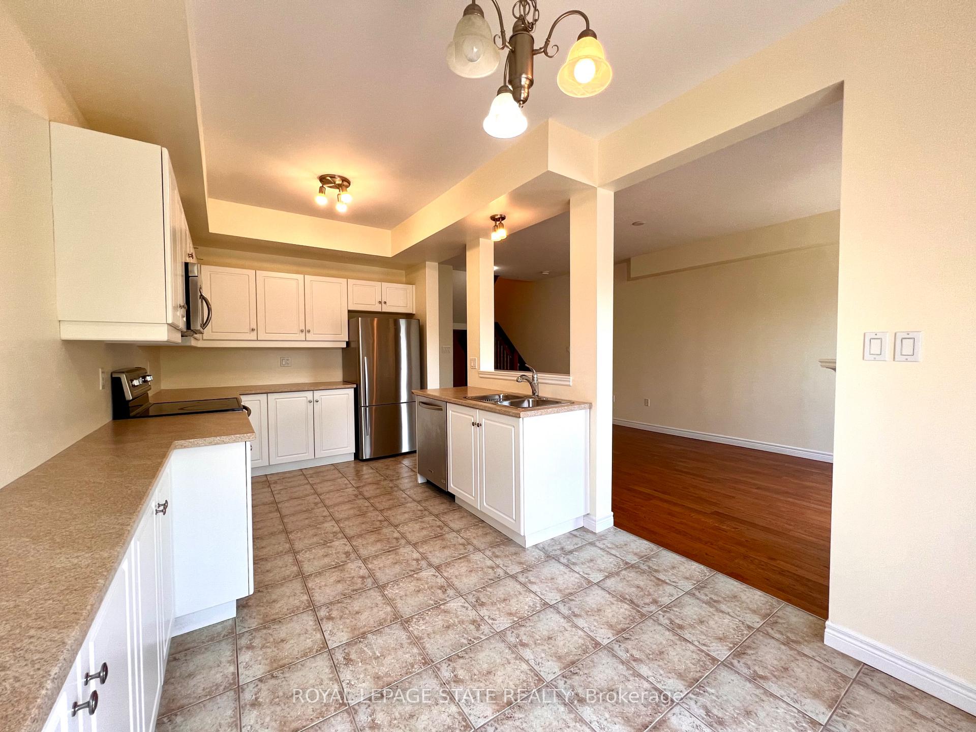 Photo 9 of Unit 3, 8 Lakelawn Road, Grimsby, Grimsby Beach — HOMEH