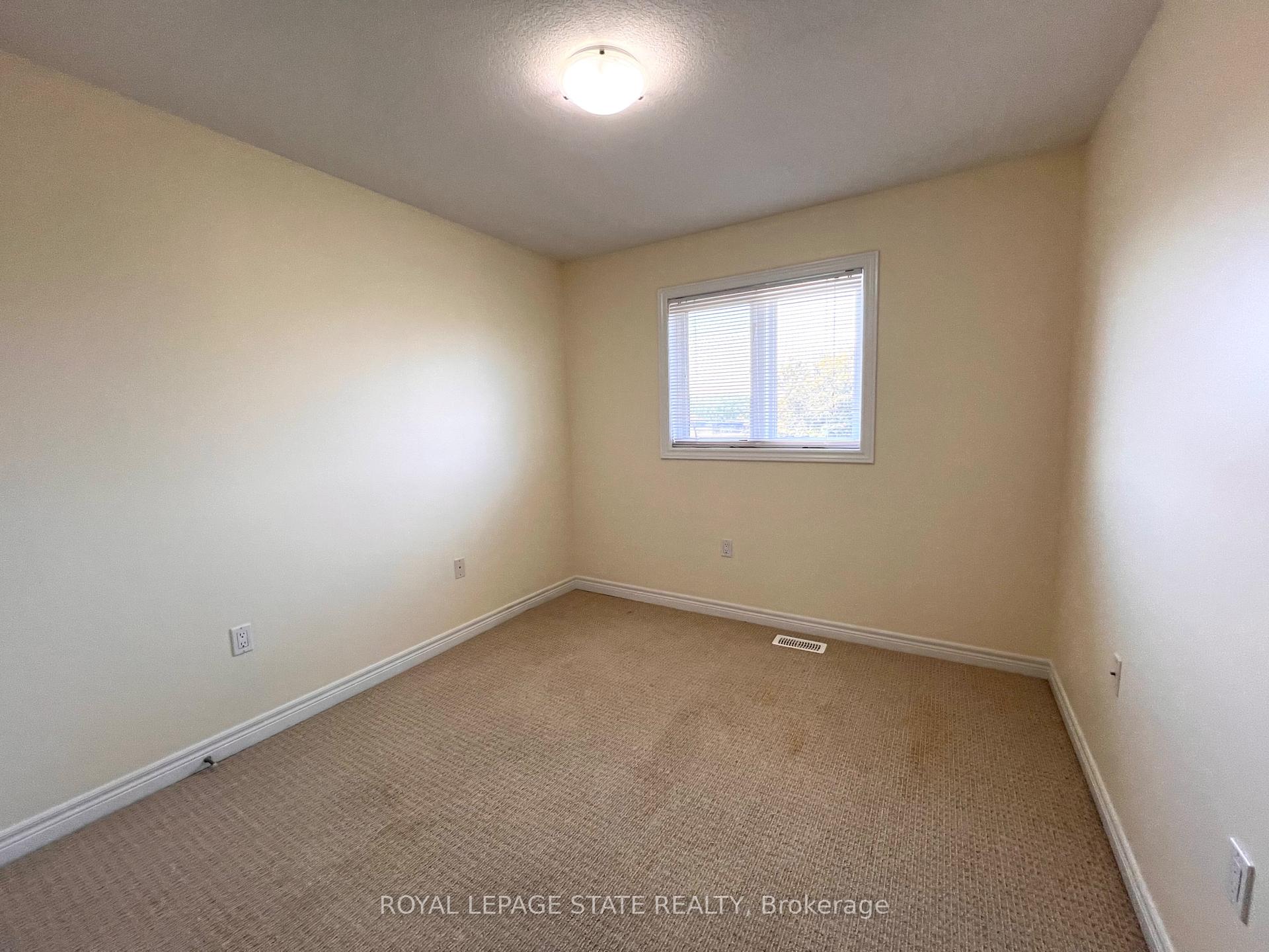 Photo 18 of Unit 3, 8 Lakelawn Road, Grimsby, Grimsby Beach — HOMEH
